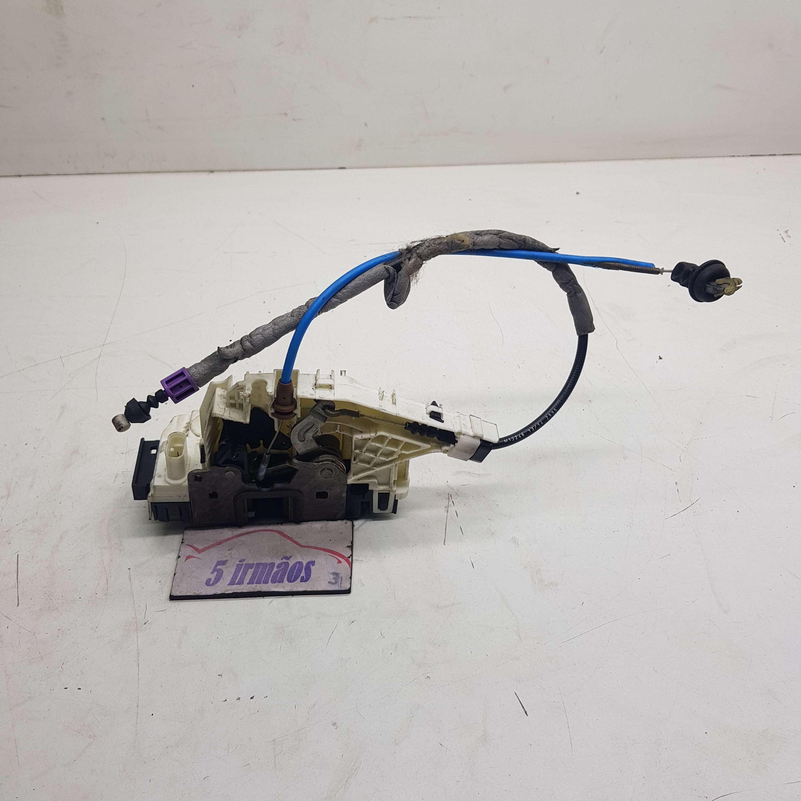 Fechadura Porta Dianteira Esquerda Mercedes A200 1.6 2014