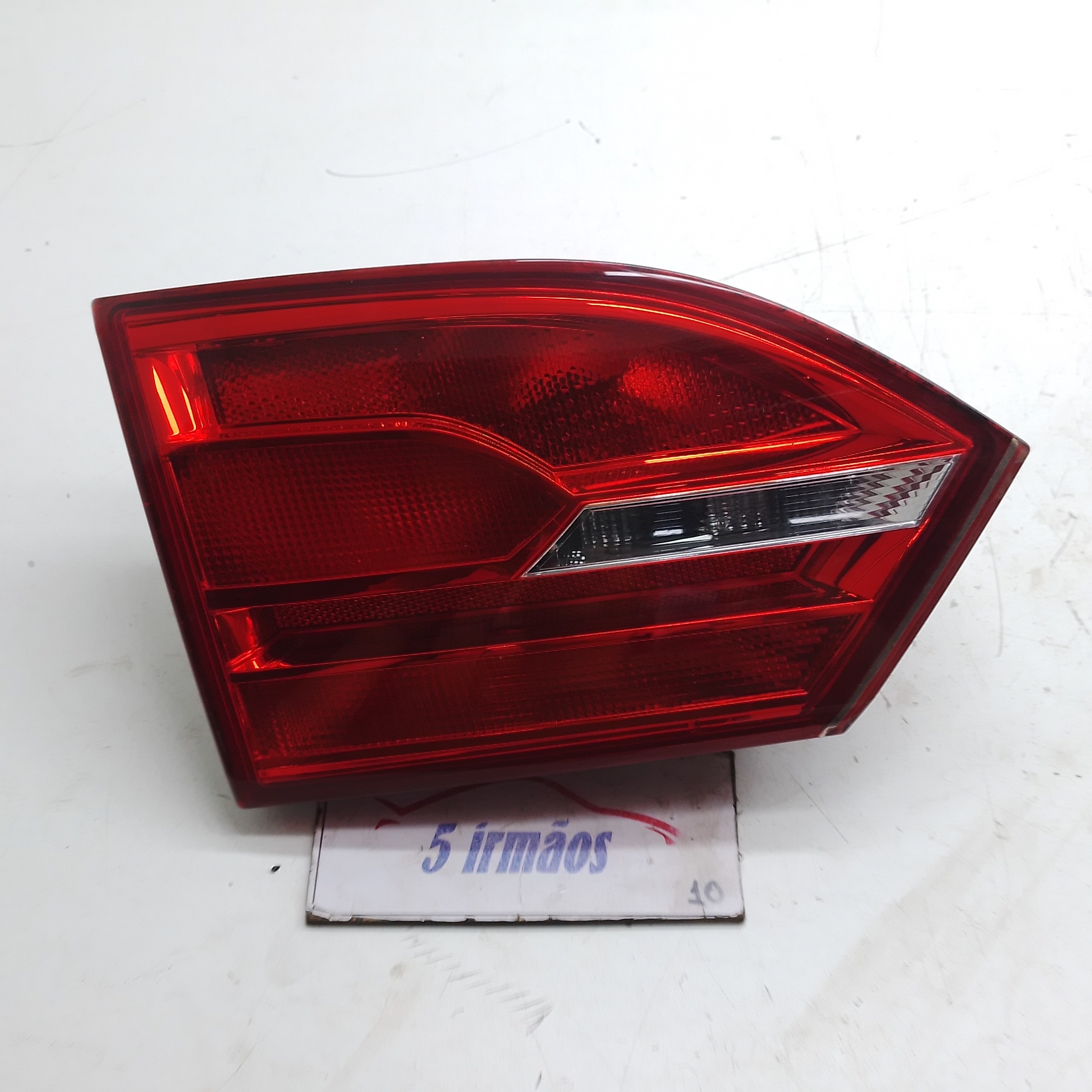 Lanterna Esquerda Tampa Traseira Vw Jetta Tsi 2013 / 2014 Esquerdo