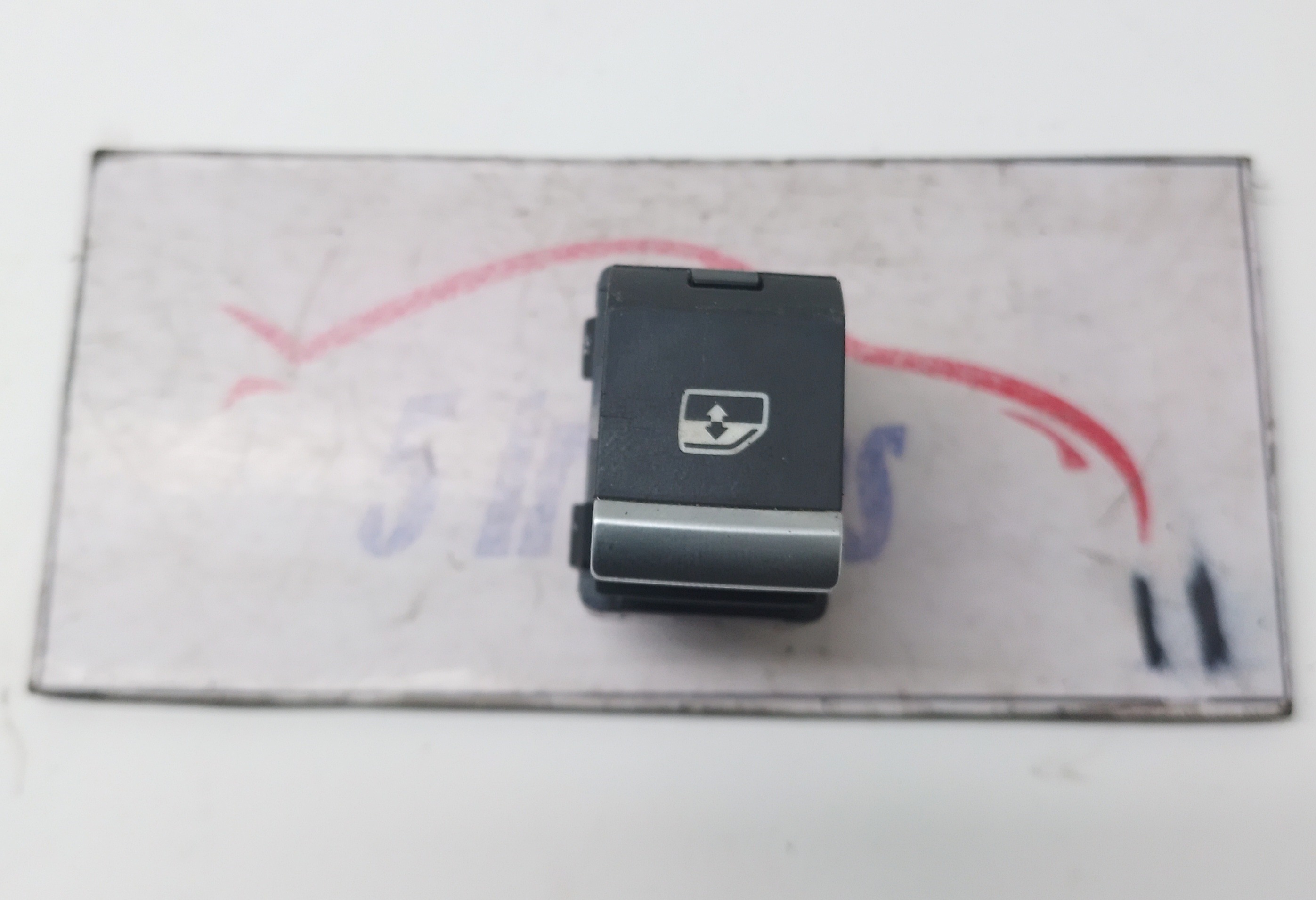 Botão Comando Vidro Dianteiro Direito Audi A4 2.0 2016