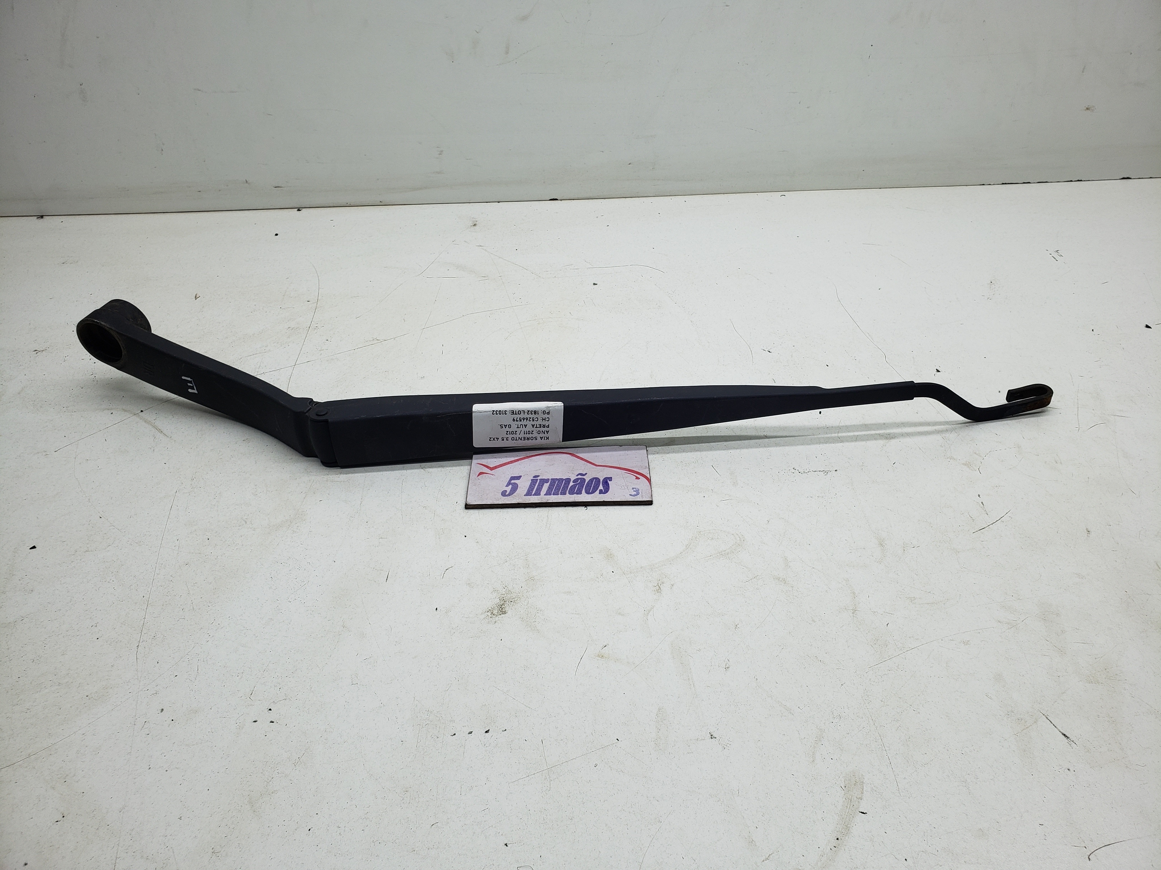 Braço Esquerdo Limpador Parabrisa Kia Sorento 3.5 2011 2012