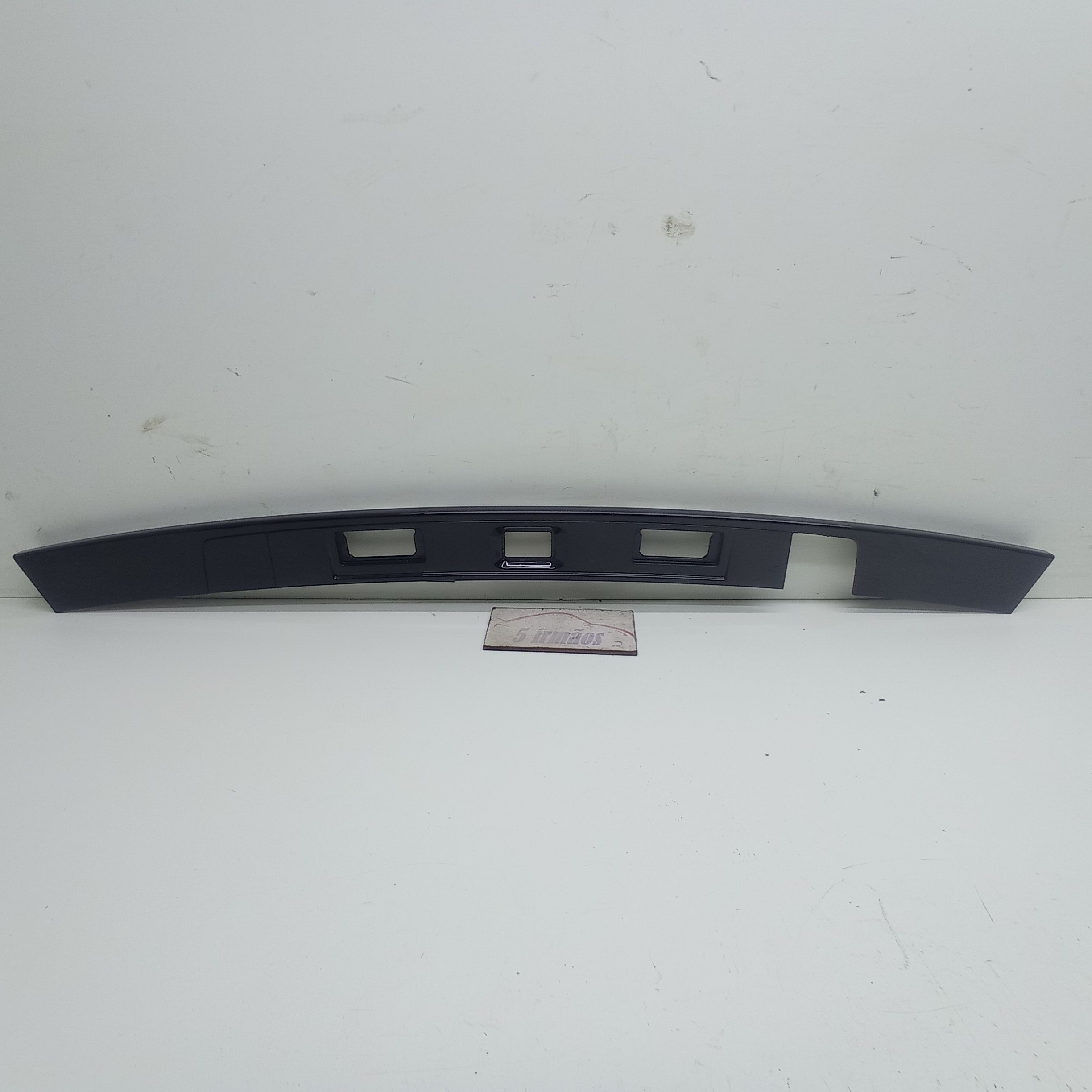 Moldura Luz Placa Traseira Discovery Sport 2.0 2018 / 2019