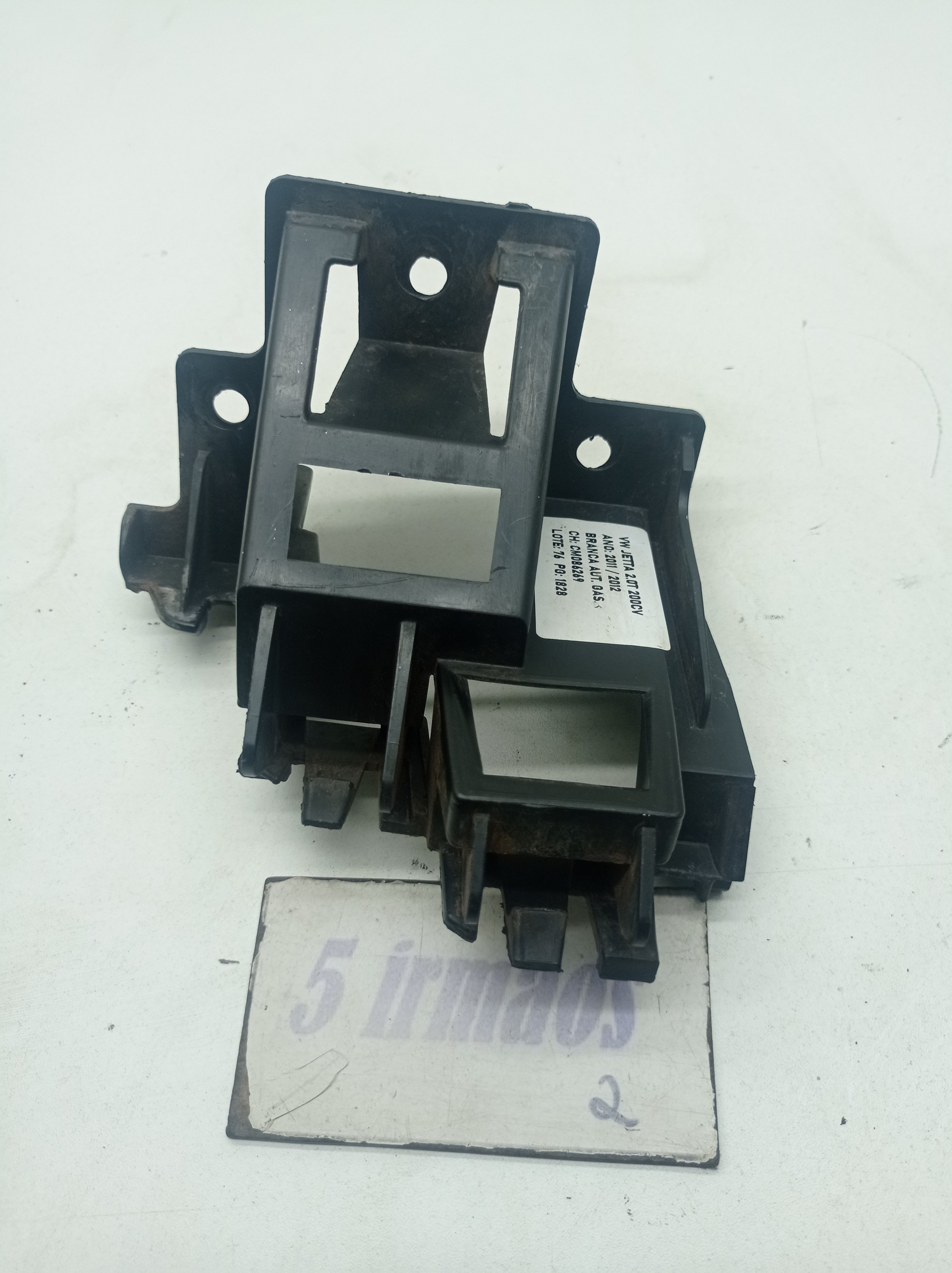 Guia Direita Parachoque Traseiro Vw Jetta 2.0 2012 / 2013