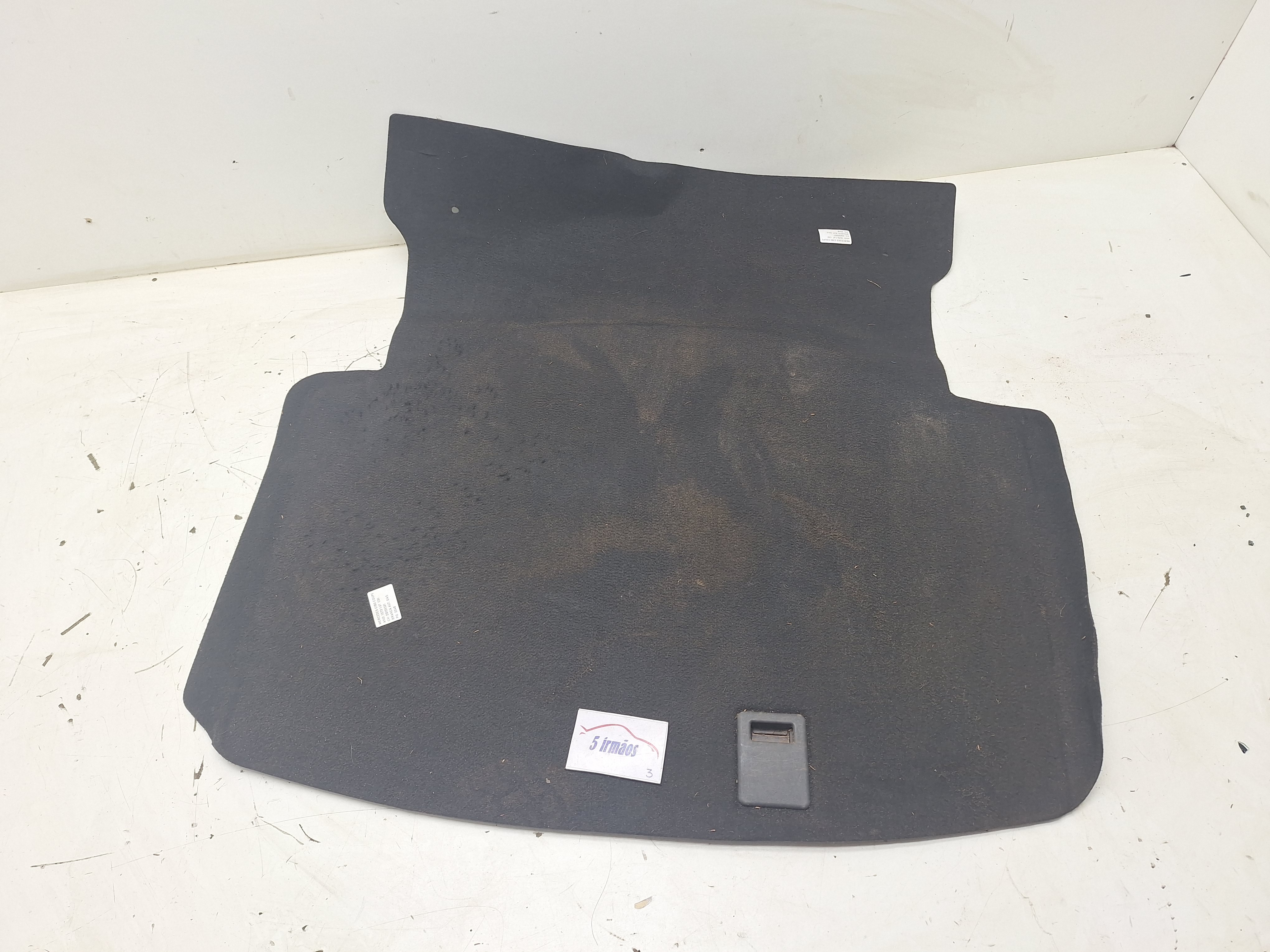 Tampão Porta Malas Mercedes C180 1.6 2012 / 2013 Preto