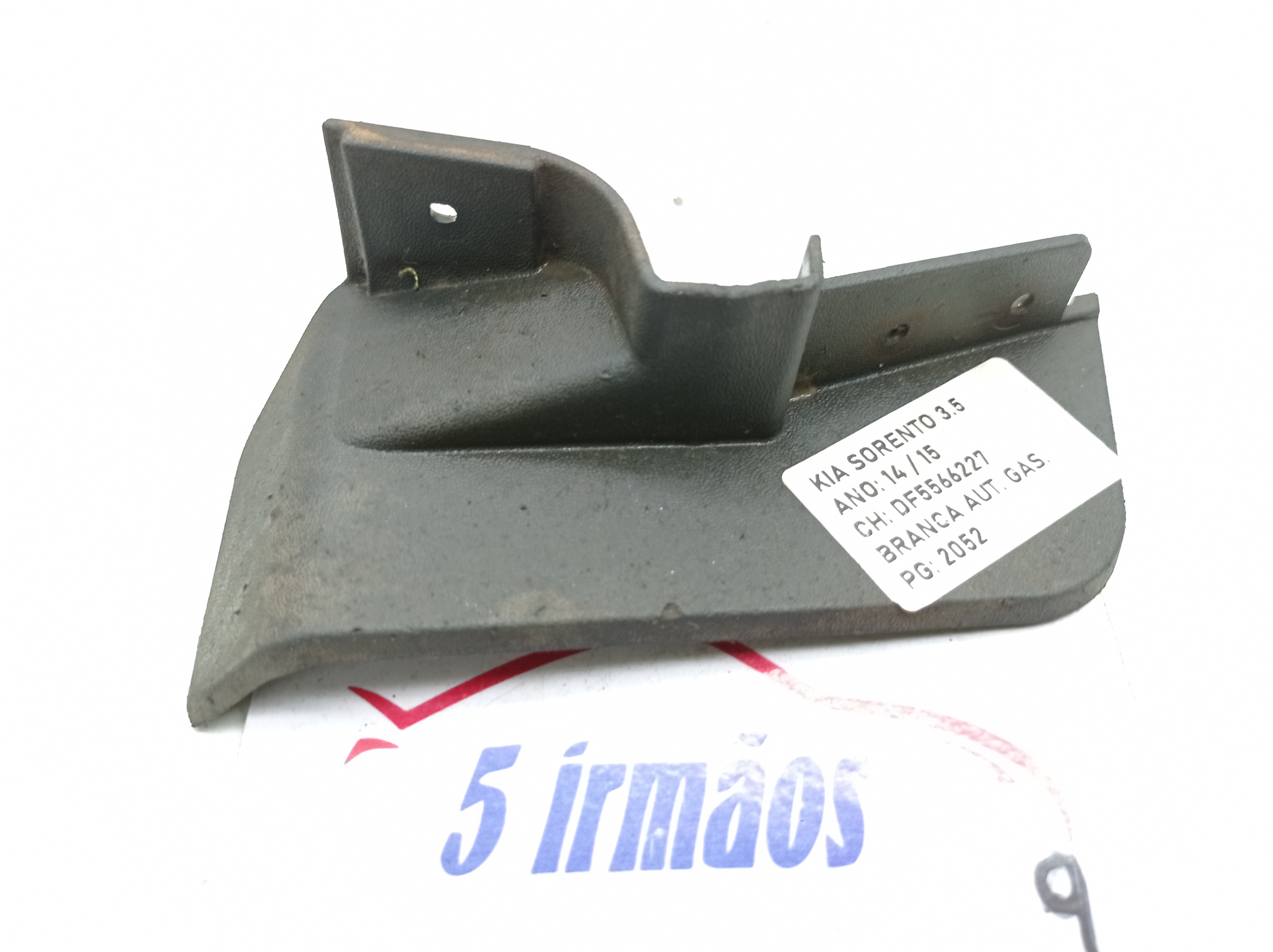 Acabamento Esquerdo Spoiler Traseiro Kia Sorento 3.5 2014