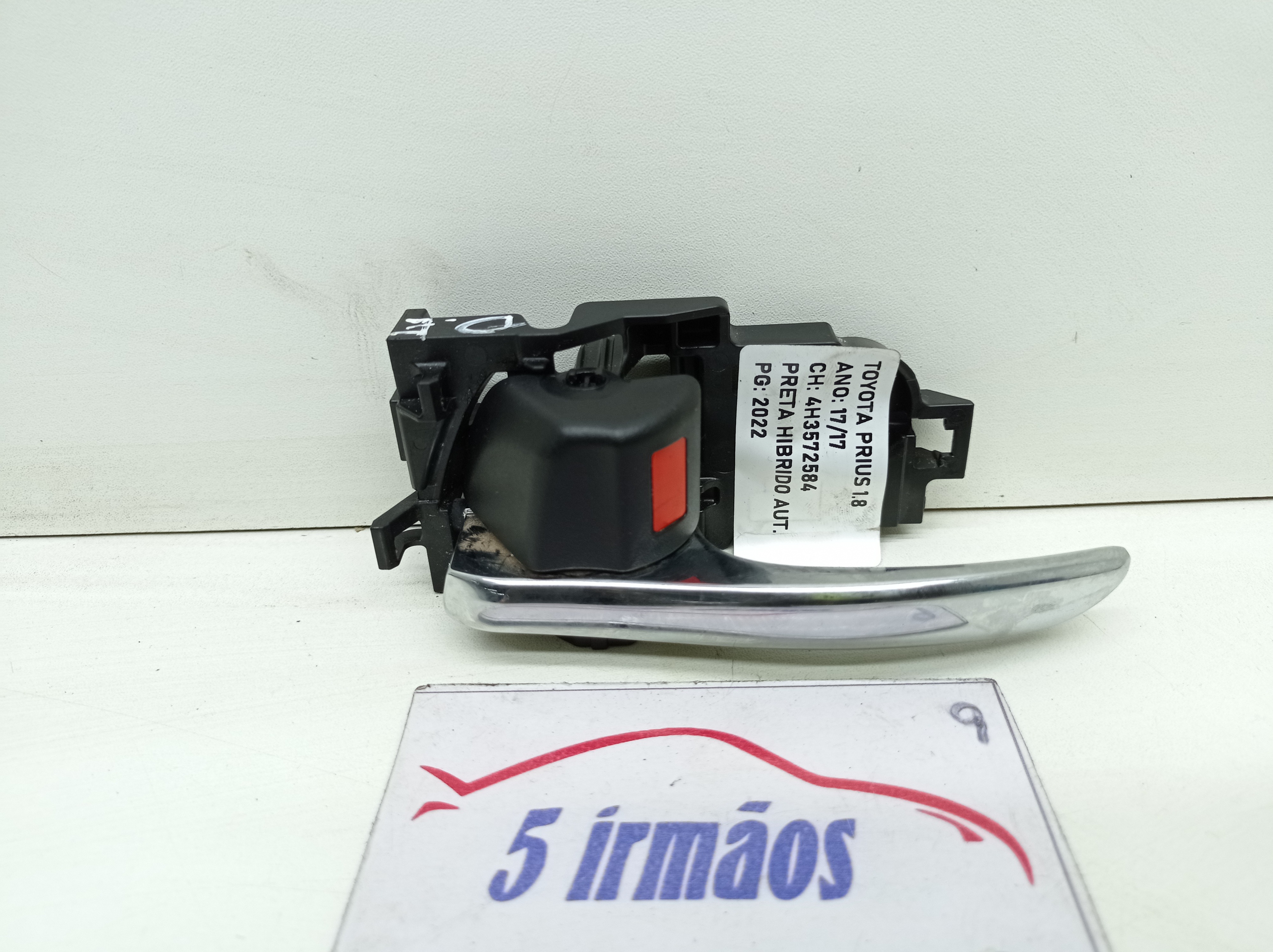 Maçaneta Interna Dianteira Esquerda Toyota Prius 1.8 2017  Dianteira