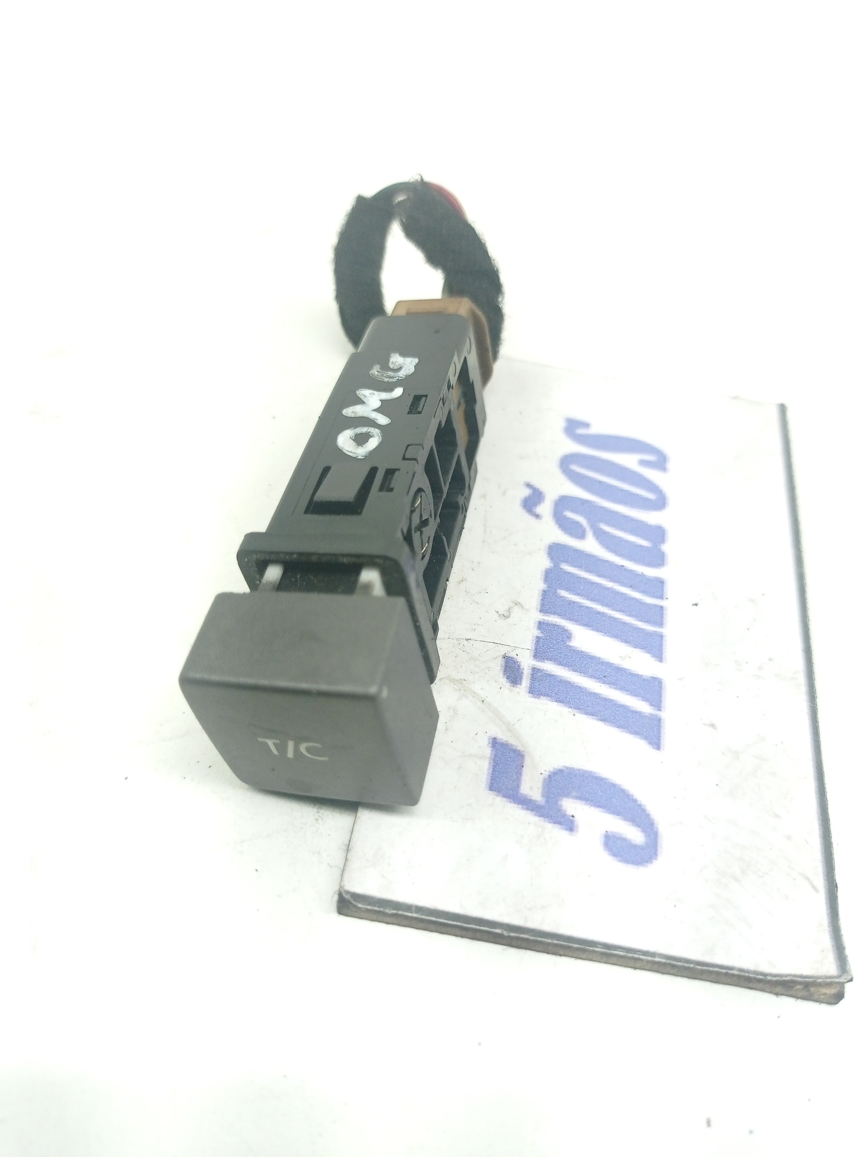Botão Controle Tração Chevrolet Omega Cd 3.6 V6 2005 / 2006