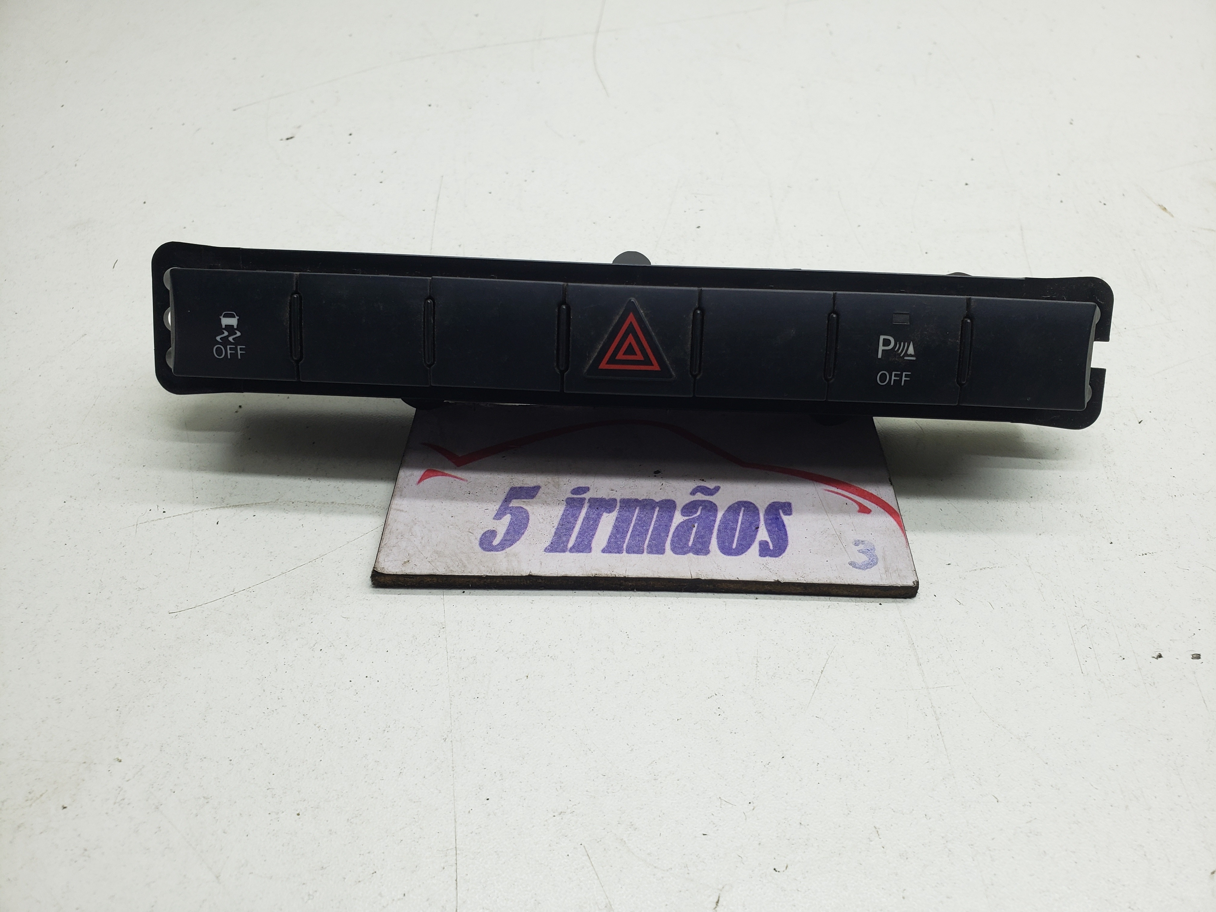 Botão Pisca Alerta Jeep Cherokee 3.6 2011 Nºp56046143ac – Preto