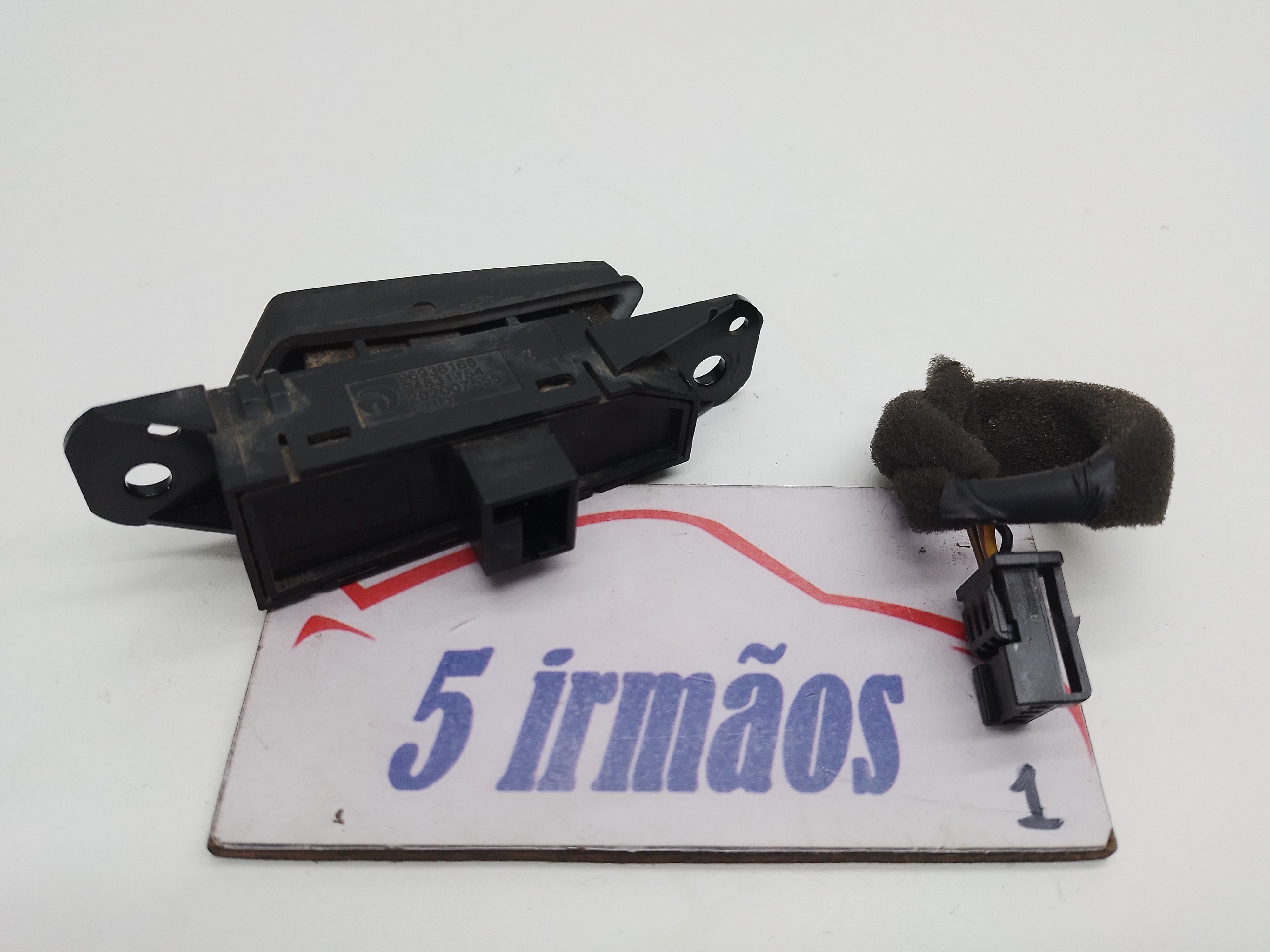 Botão Comando Trava Portas Gm Cruze 1.8 2011 / 2012 / 2013