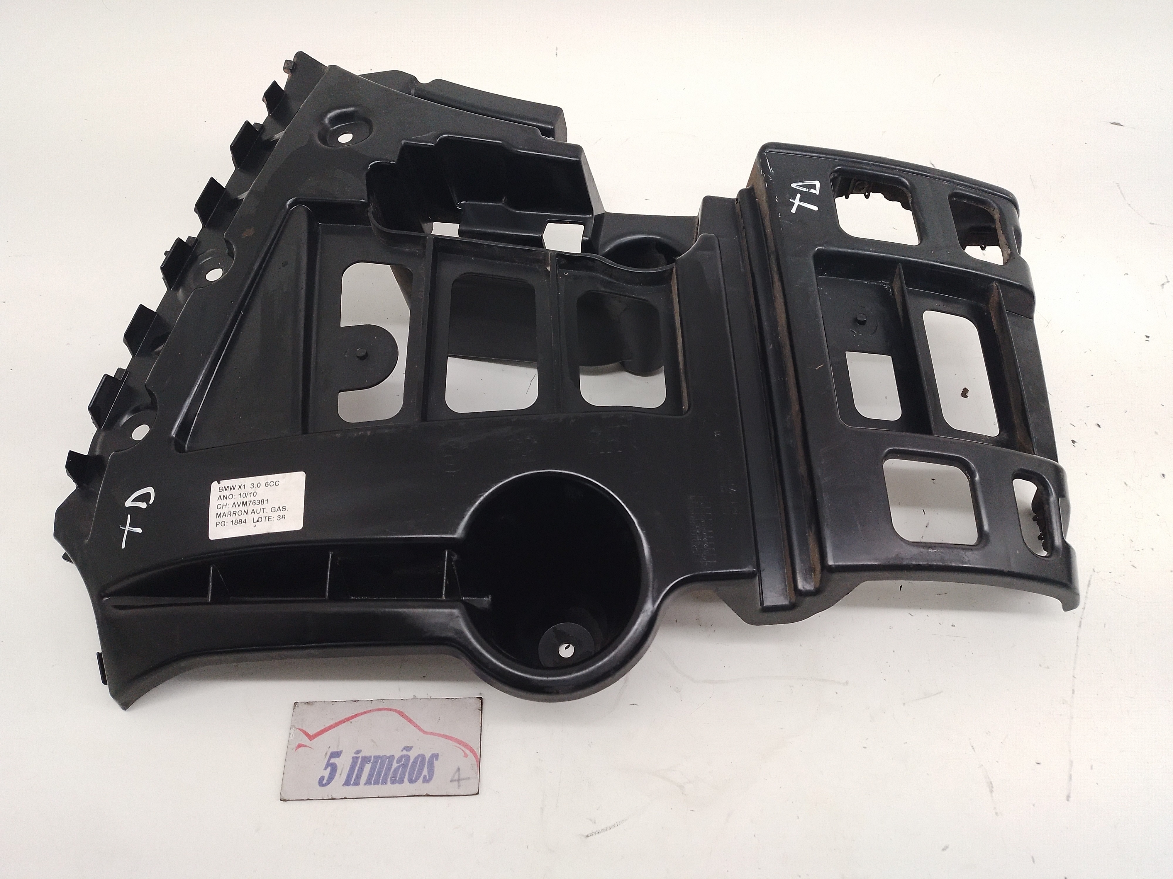 Guia Direita Parachoque Traseiro Bmw X1 2011 2012 2013