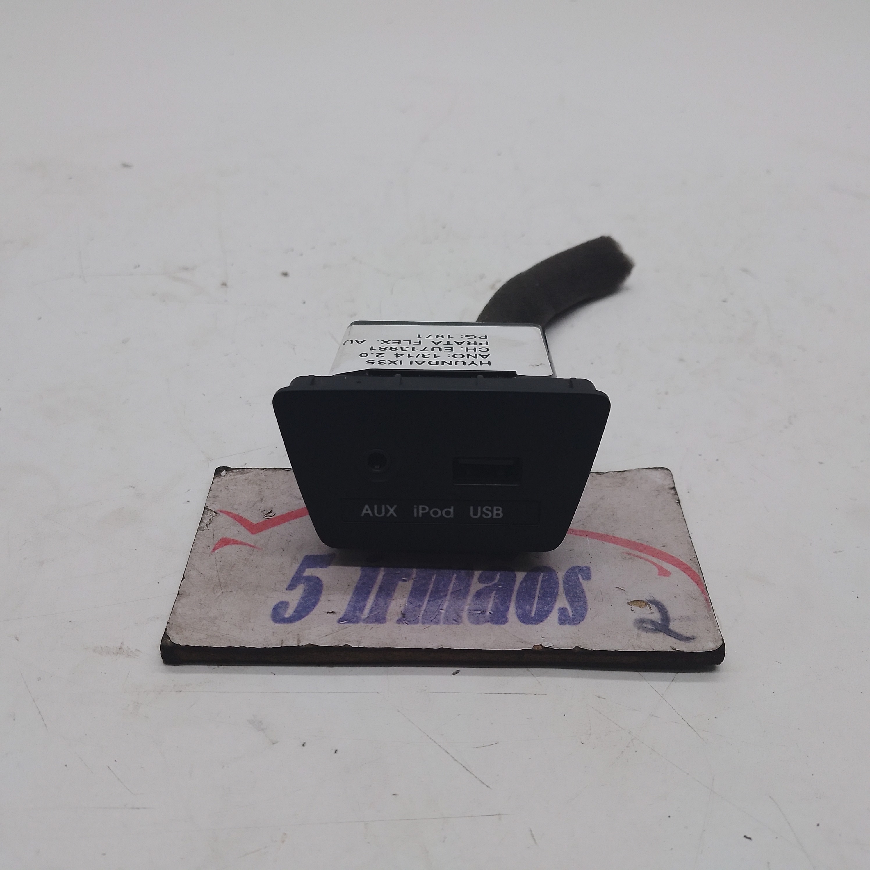 Botão Entrada Auxiliar Usb Hyundai Ix35 2.0 2013 / 2014