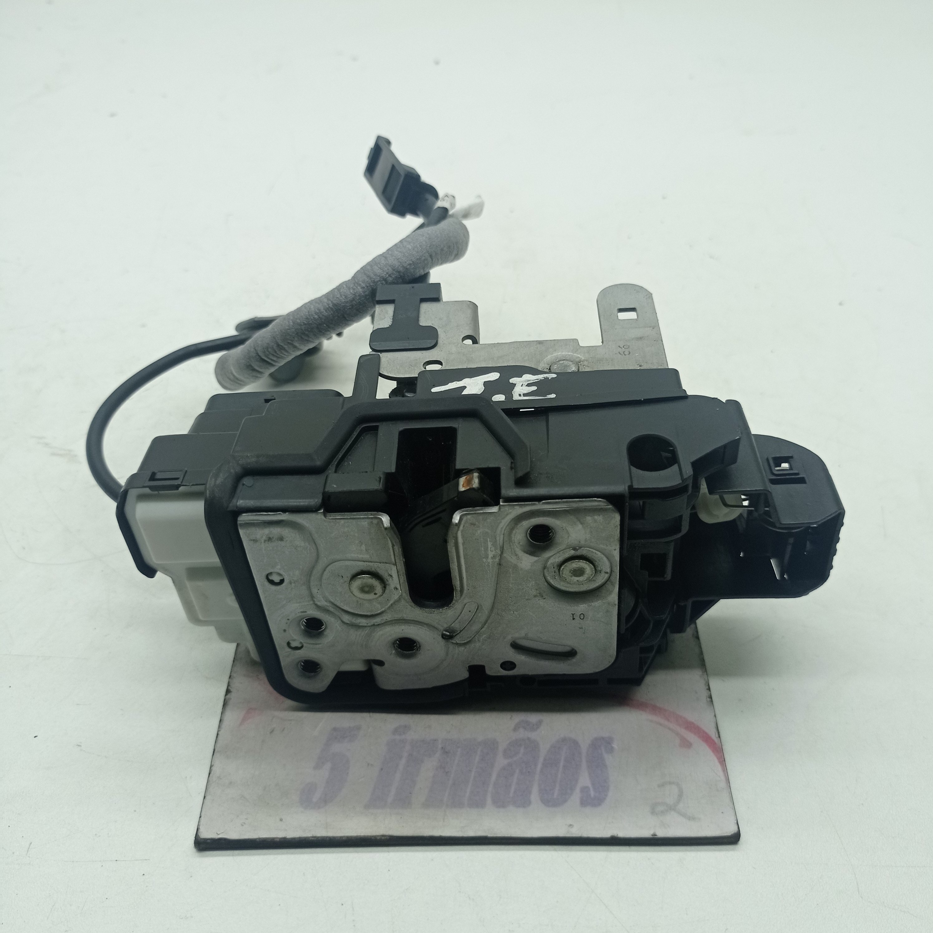 Fechadura Porta Traseira Esquerda Volvo V40 T4 2.0 2018 2019