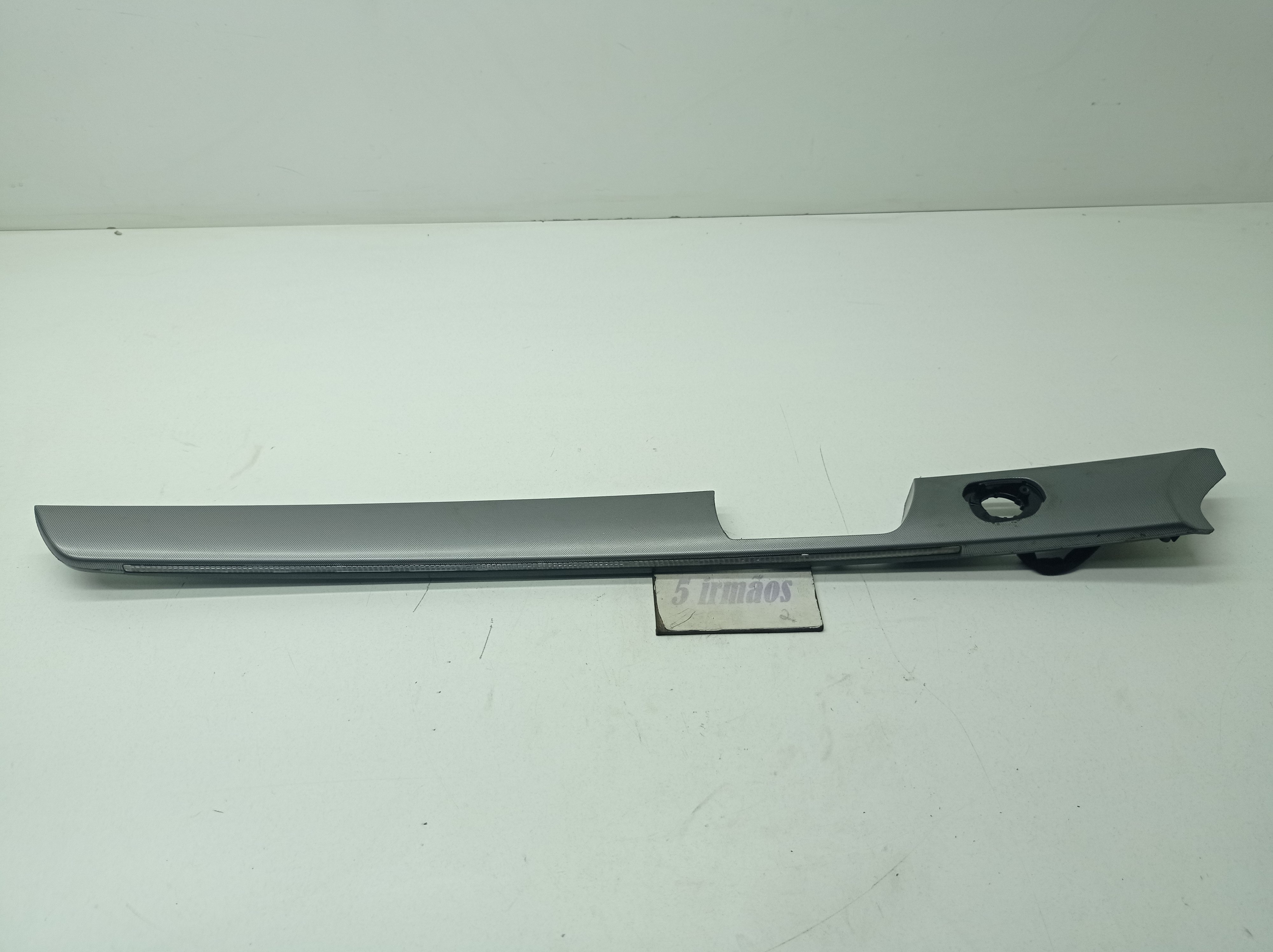 Acabamento Porta Dianteira Esquerda Kia Sorento 3.5 V6 2014