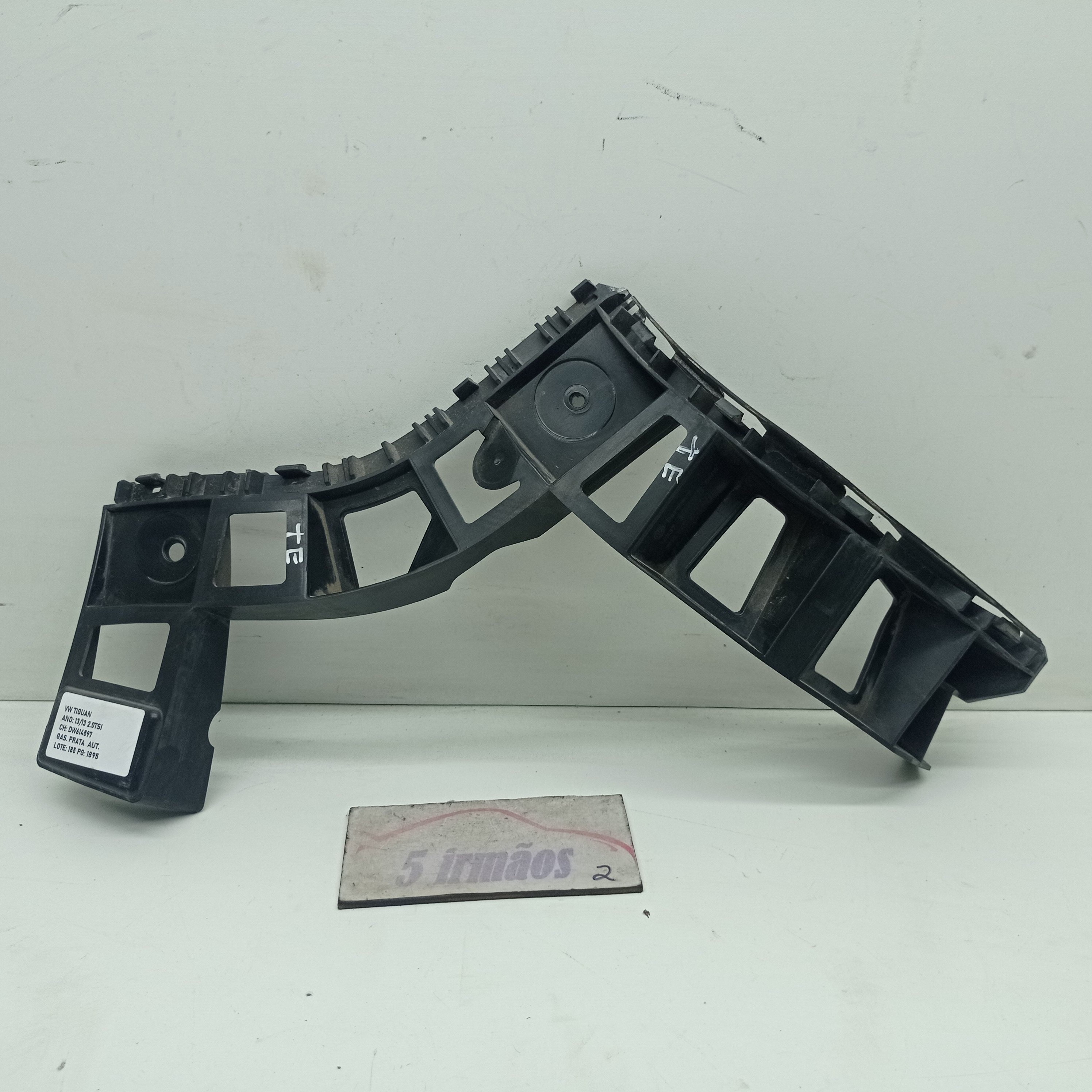 Suporte Esquerdo Parachoque Traseiro Vw Tiguan Tsi 2.0 2013