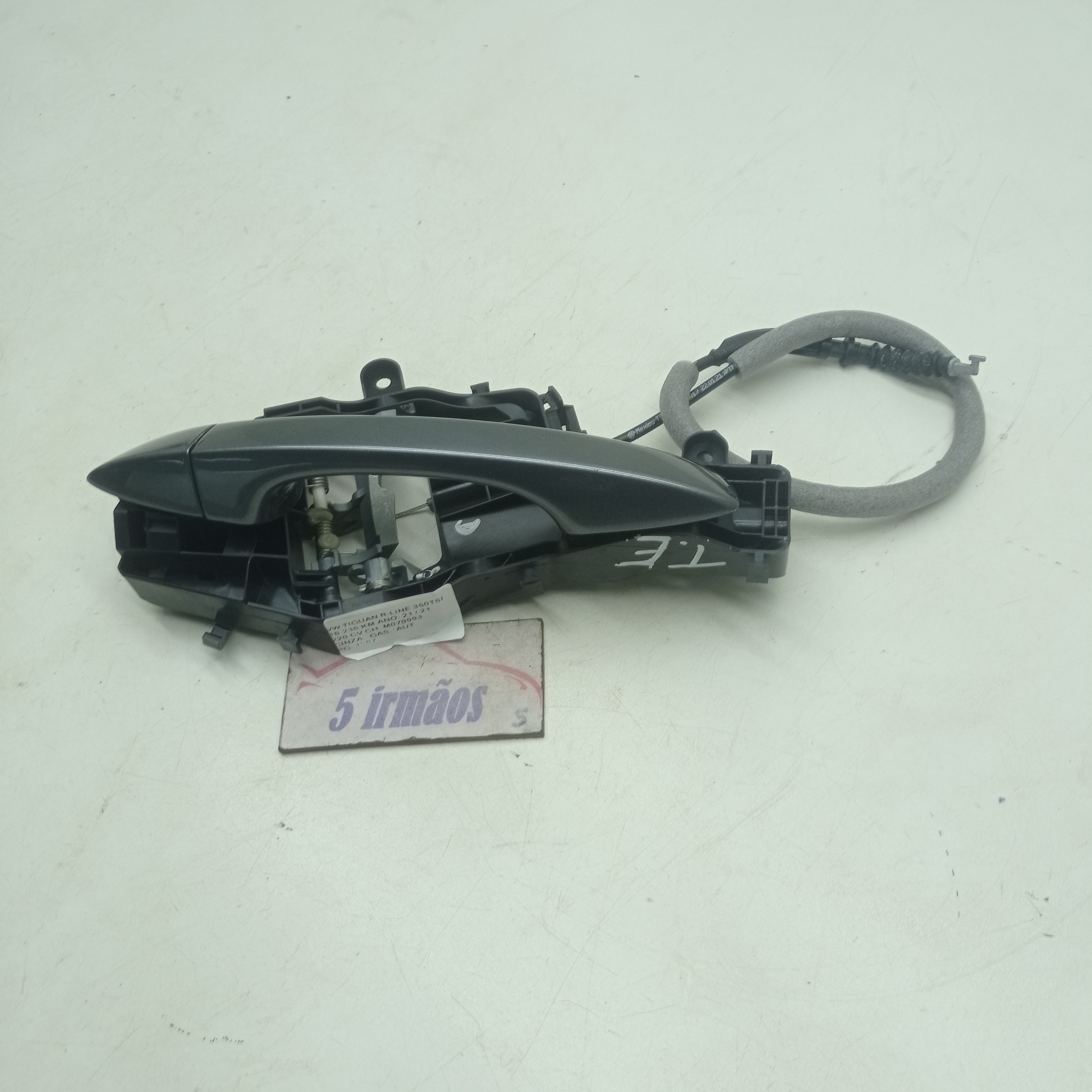 Maçaneta Externa Traseira Esquerda Vw Tiguan Rline 2.0 2021 Prateado Traseira
