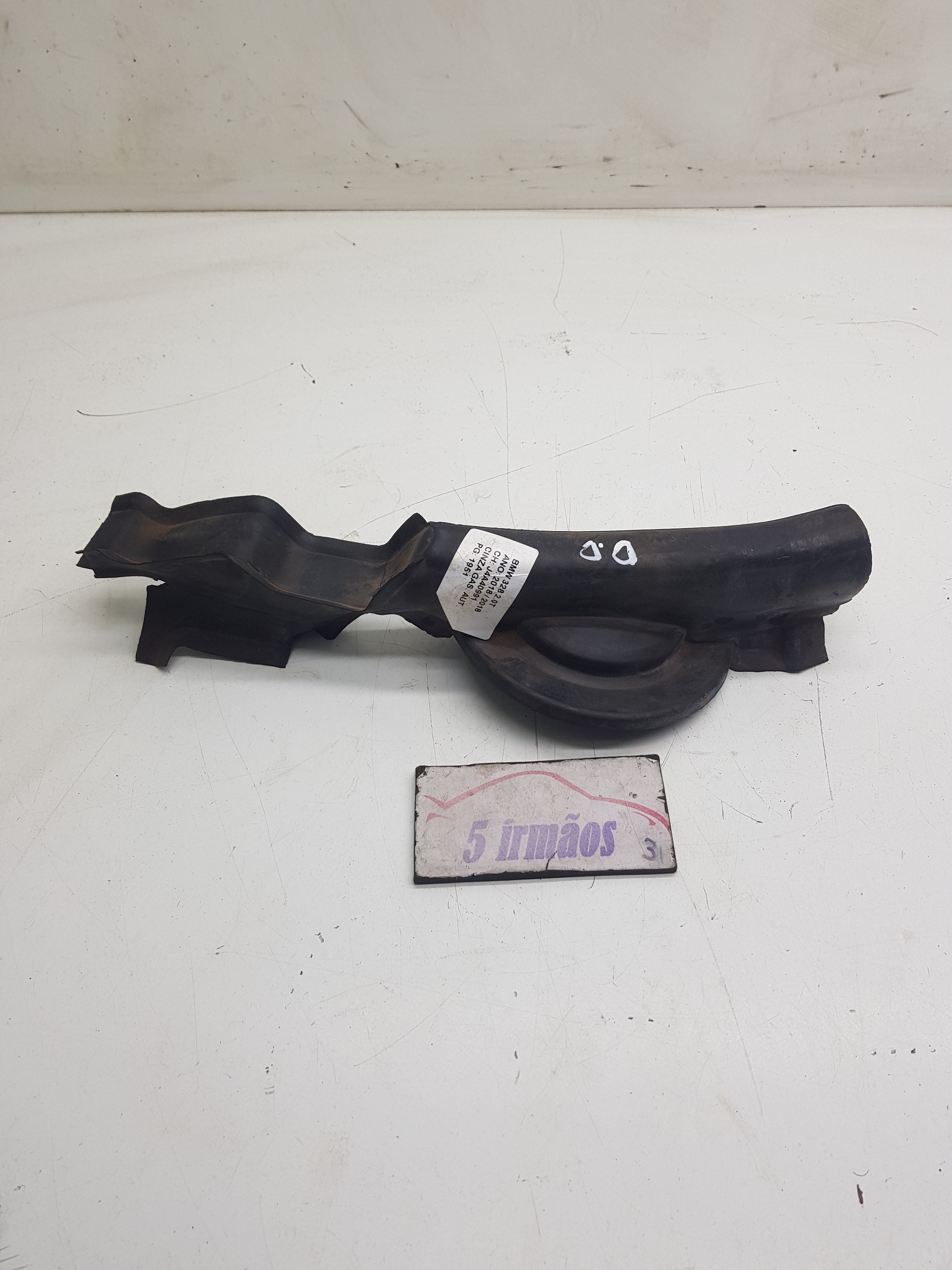 Acabamento Direito Capô Bmw 328i 2.0 2018 Nº51767255804