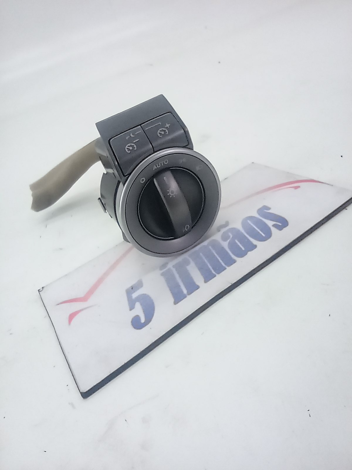 Botão Comando Farol Chevrolet Omega 2010 / 2011 N 92239494