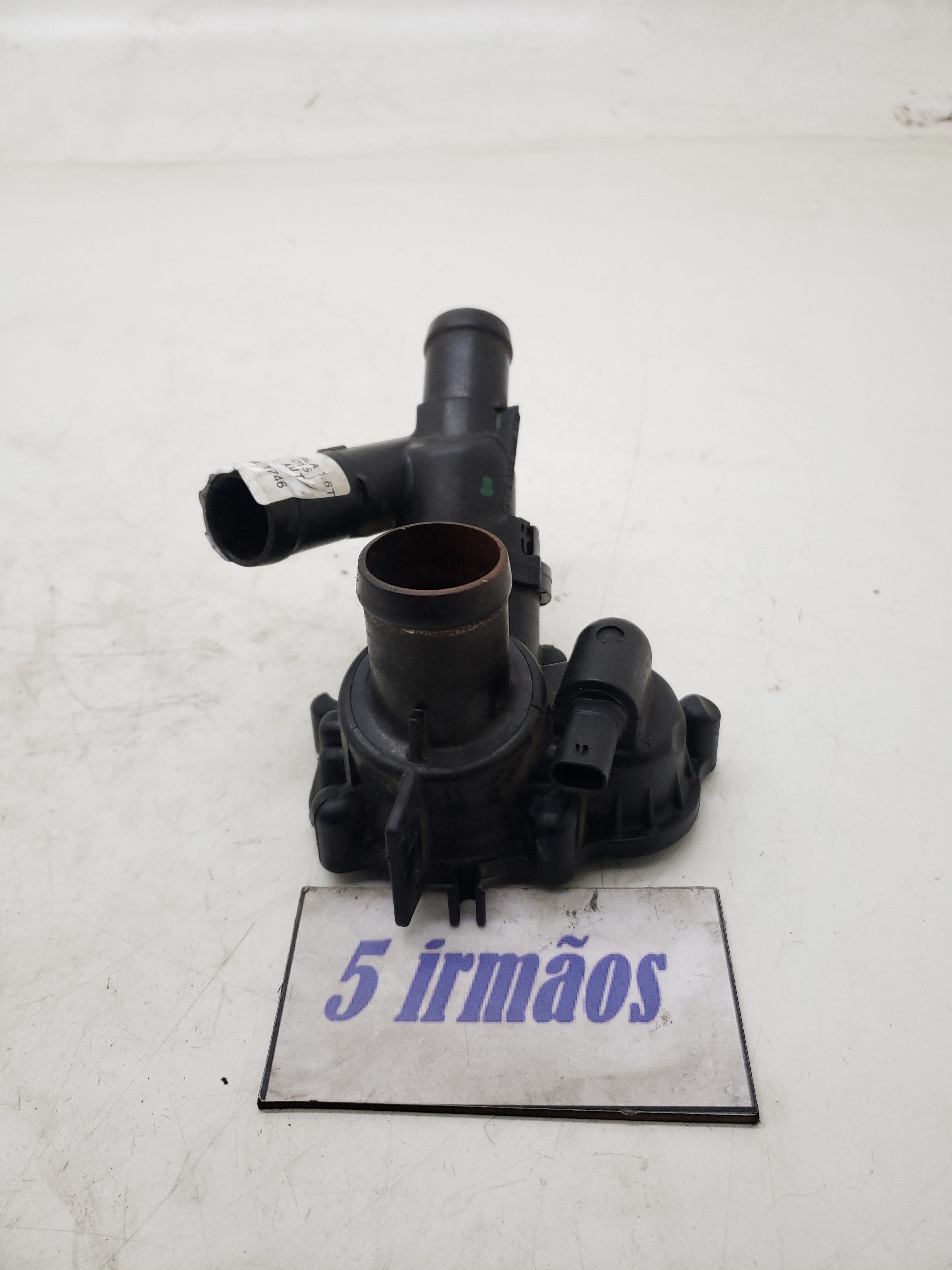 Carcaça Válvula Termostática Mercedes Gla200 1.6 Turbo 2015
