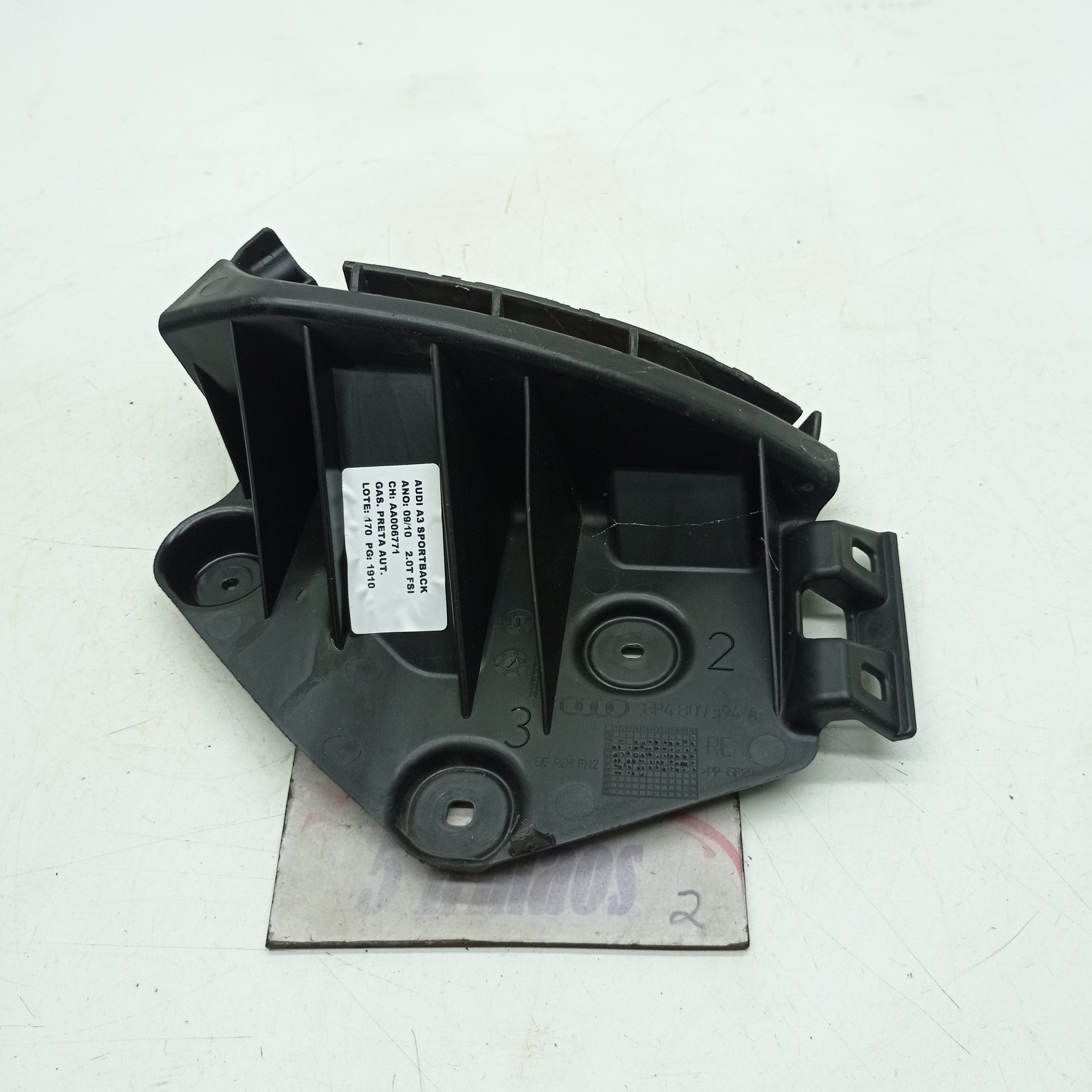 Guia Direita Parachoque Traseiro Audi A3 Sportback 2.0 2010