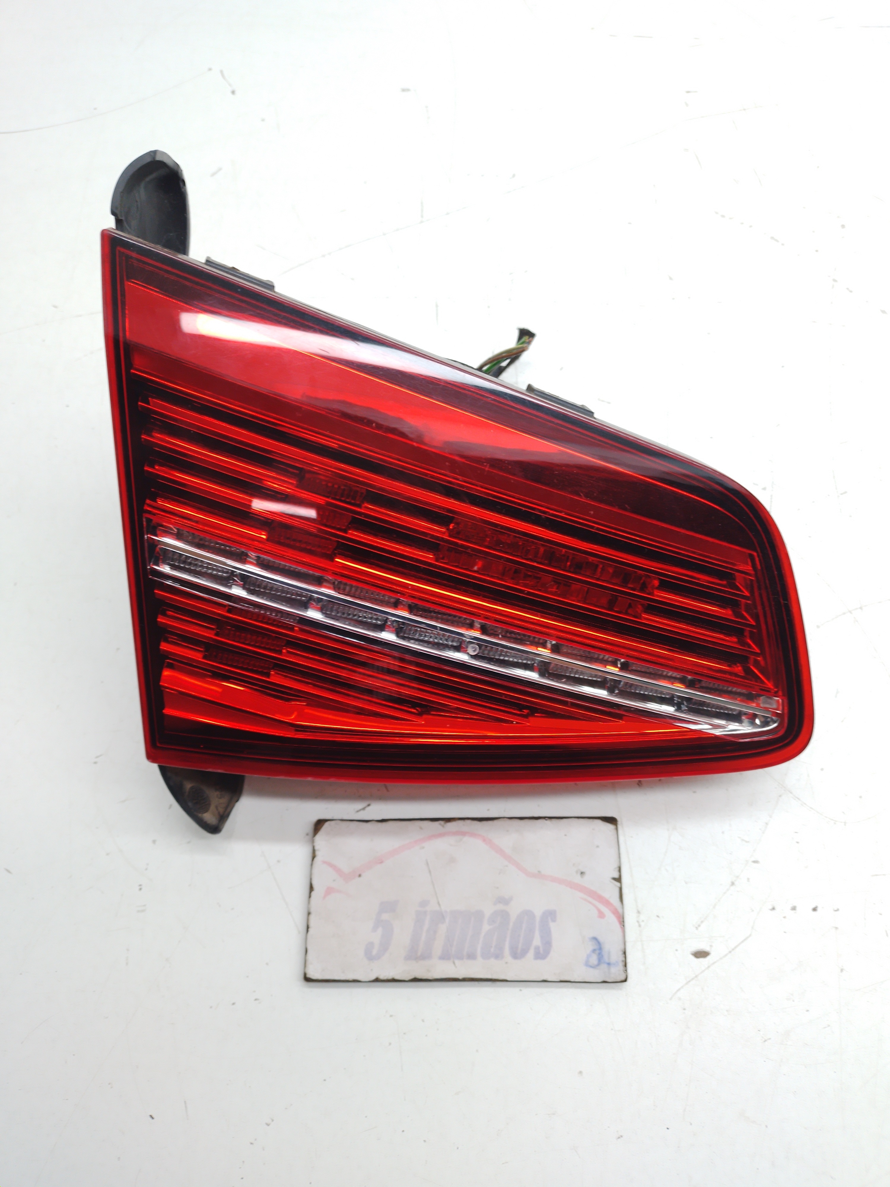 Lanterna Esquerda Tampa Traseira Vw Passat Tsi 2.0 2019  Esquerdo Vermelho