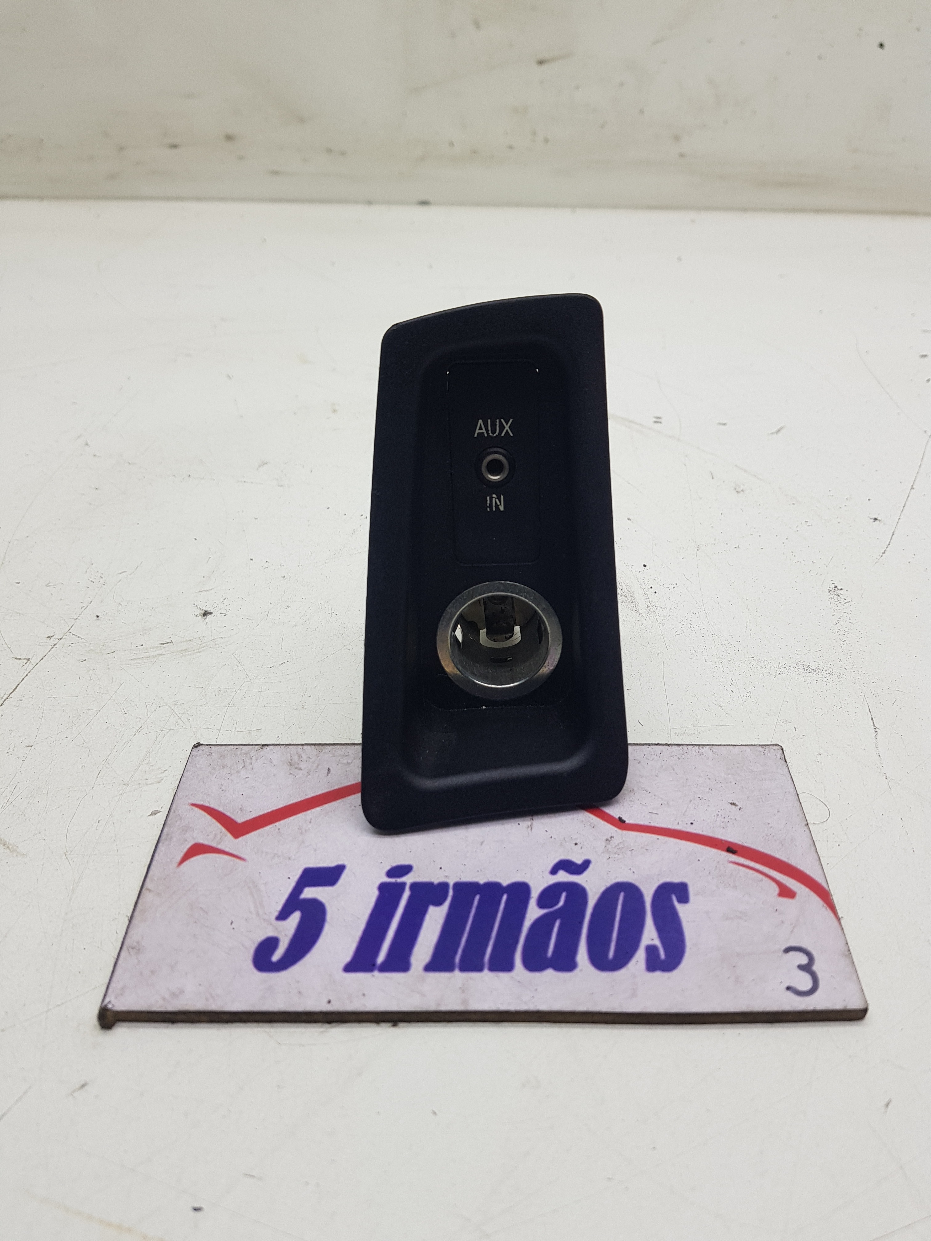 Entrada Aux 12v Bmw 118i 2.0 Asp 2009 2010 6930561