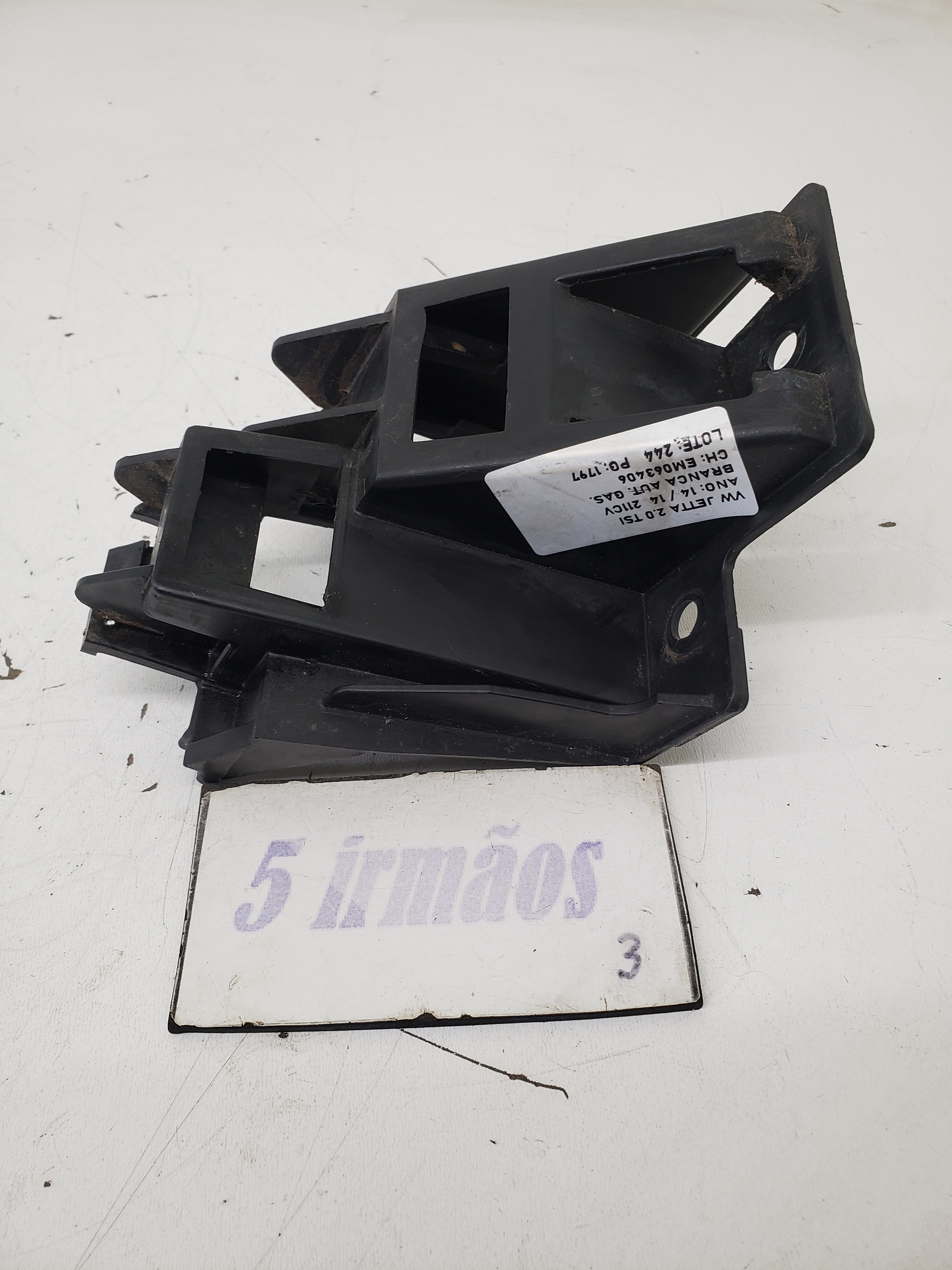 Guia Direita Parachoque Traseiro Vw Jetta 2 0 2013 2014 2015