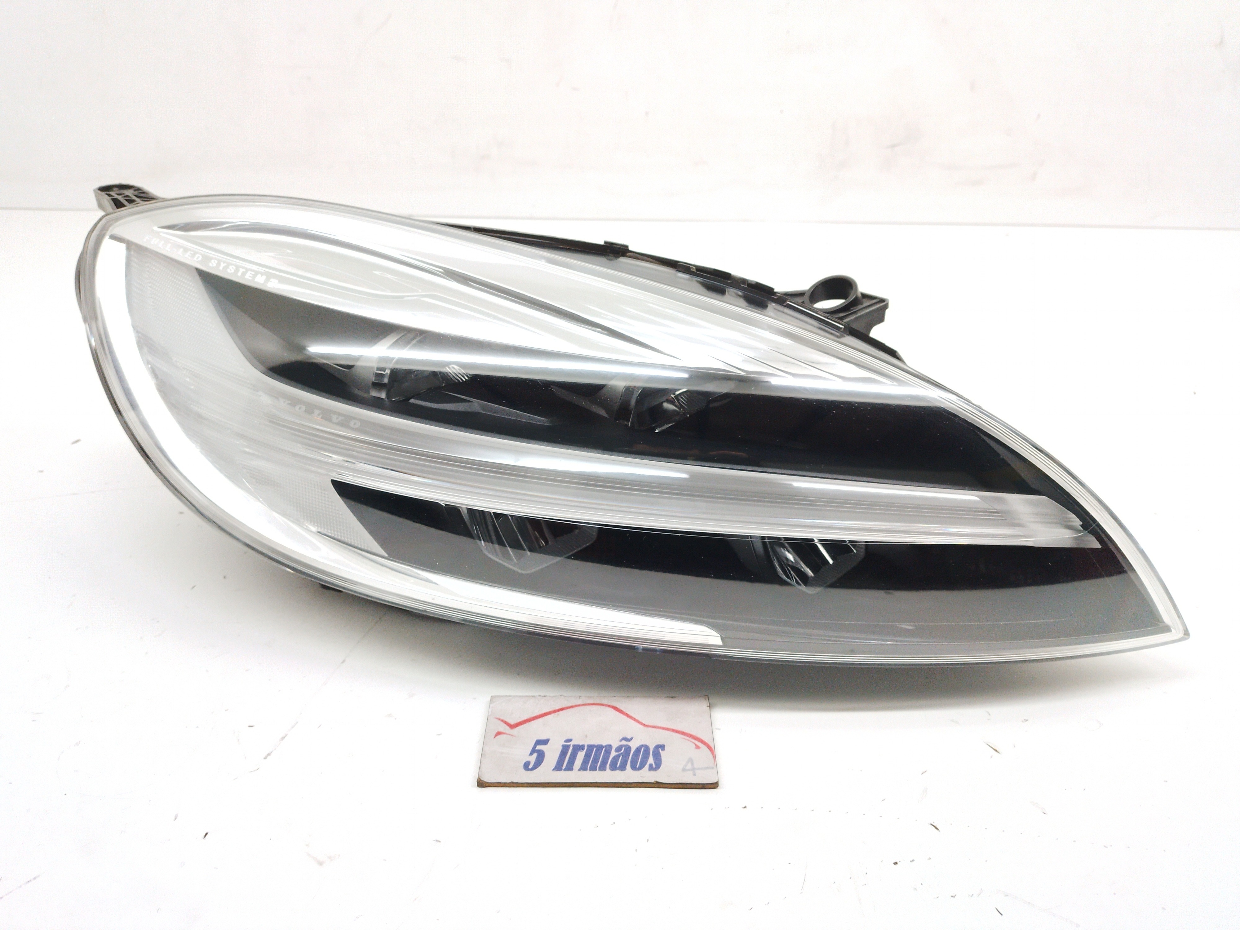 Farol Direito Volvo V40 T4 2.0 Turbo 2018 / 2019 N32228484