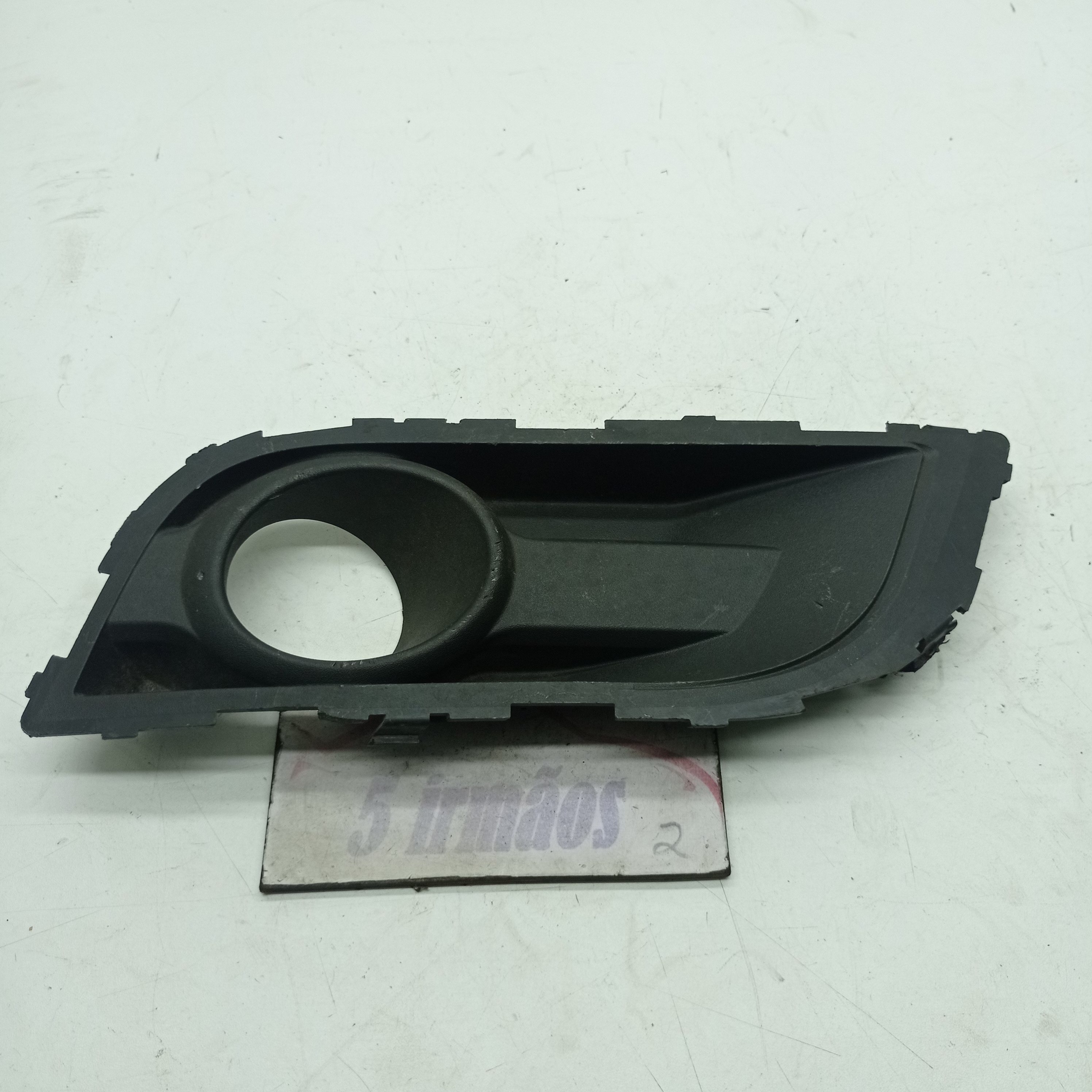 Acabamento Direito Farol Milha Gm Trailblazer 3.6 V6 2014  Preto