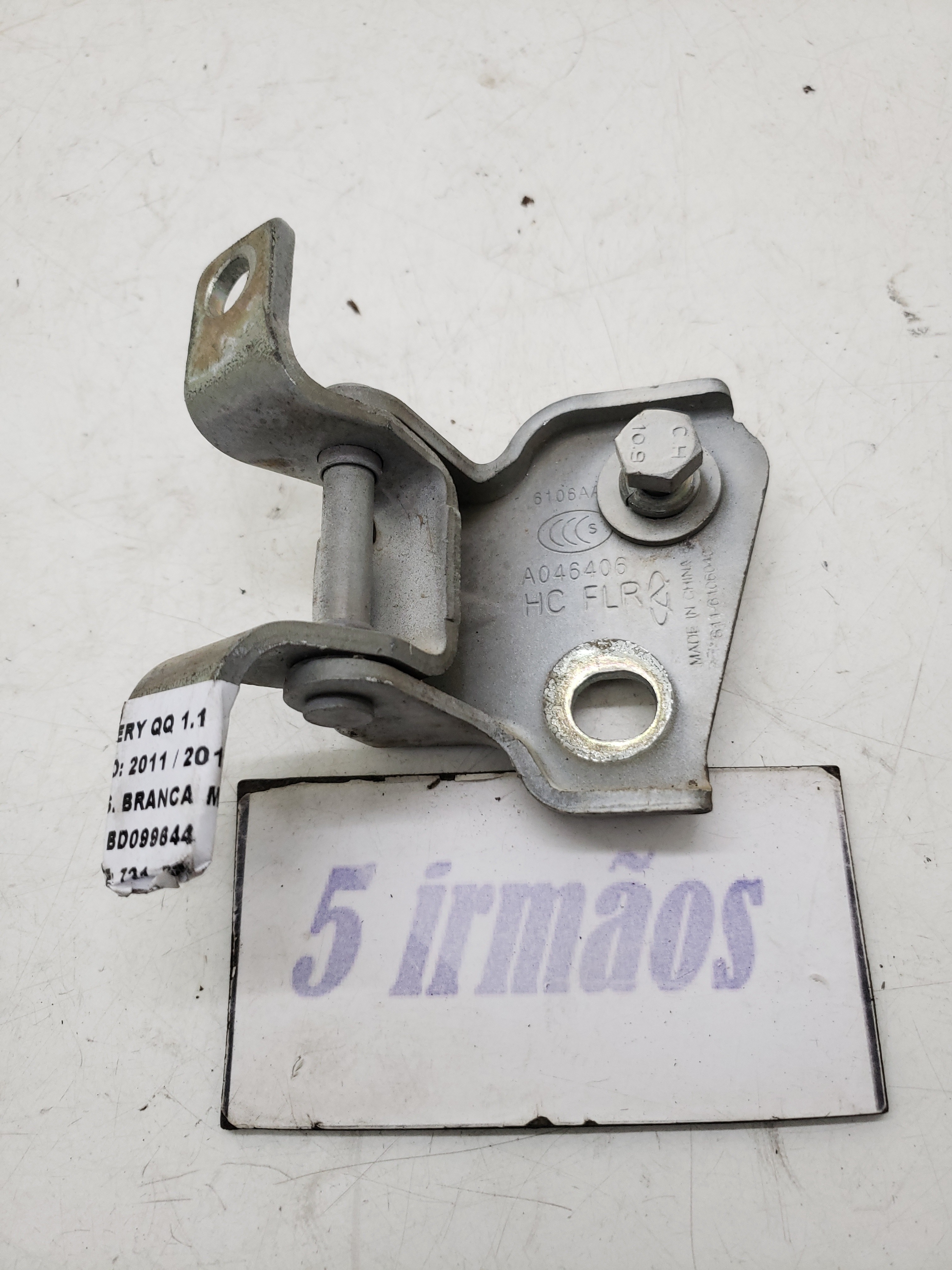 Dobradiça Inferior Porta Dianteira Direita Chery Qq 1.1 2011
