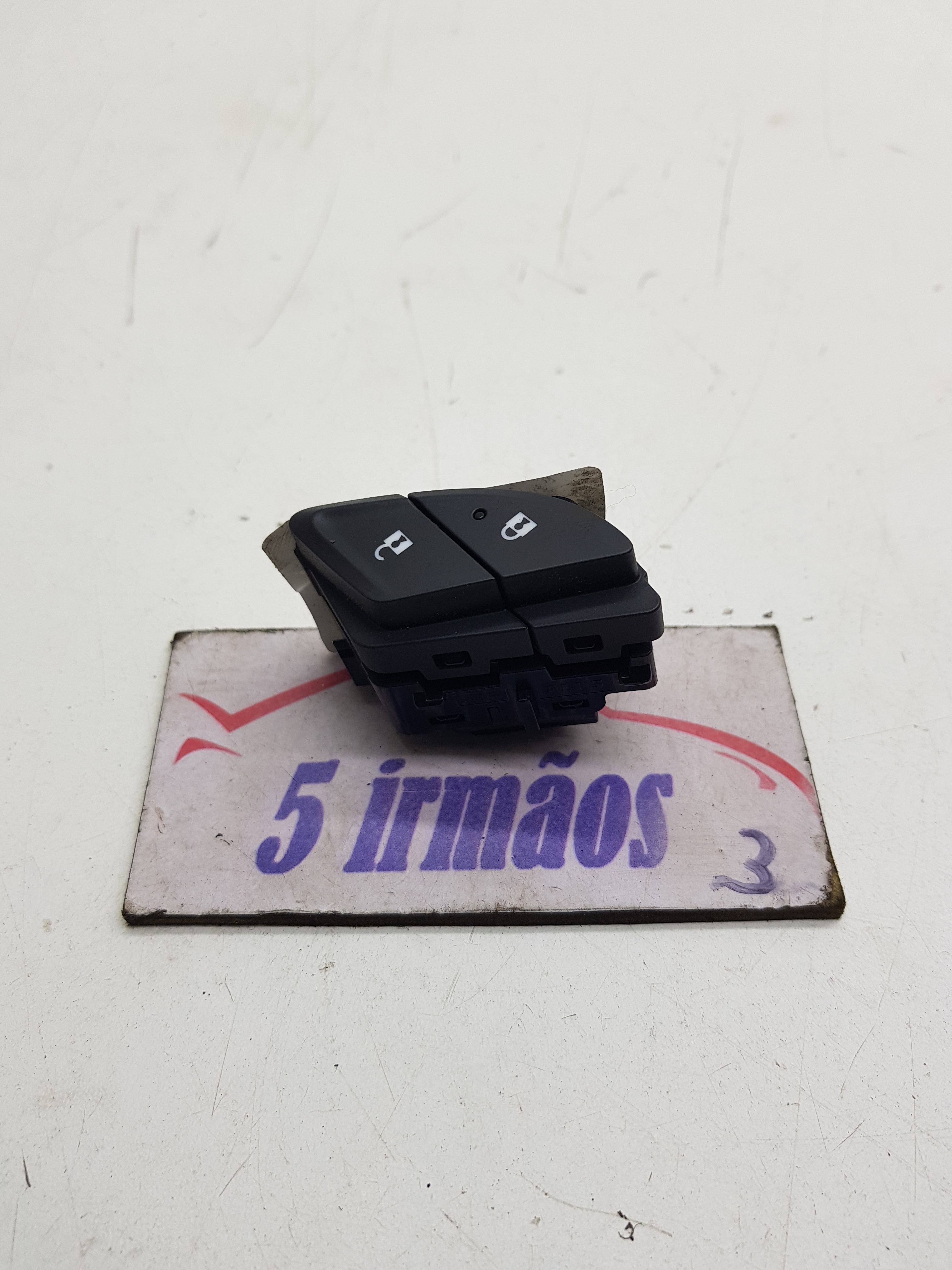 Botão Trava Destrava Porta Gm Equinox 2.0 2018 Nº26200592