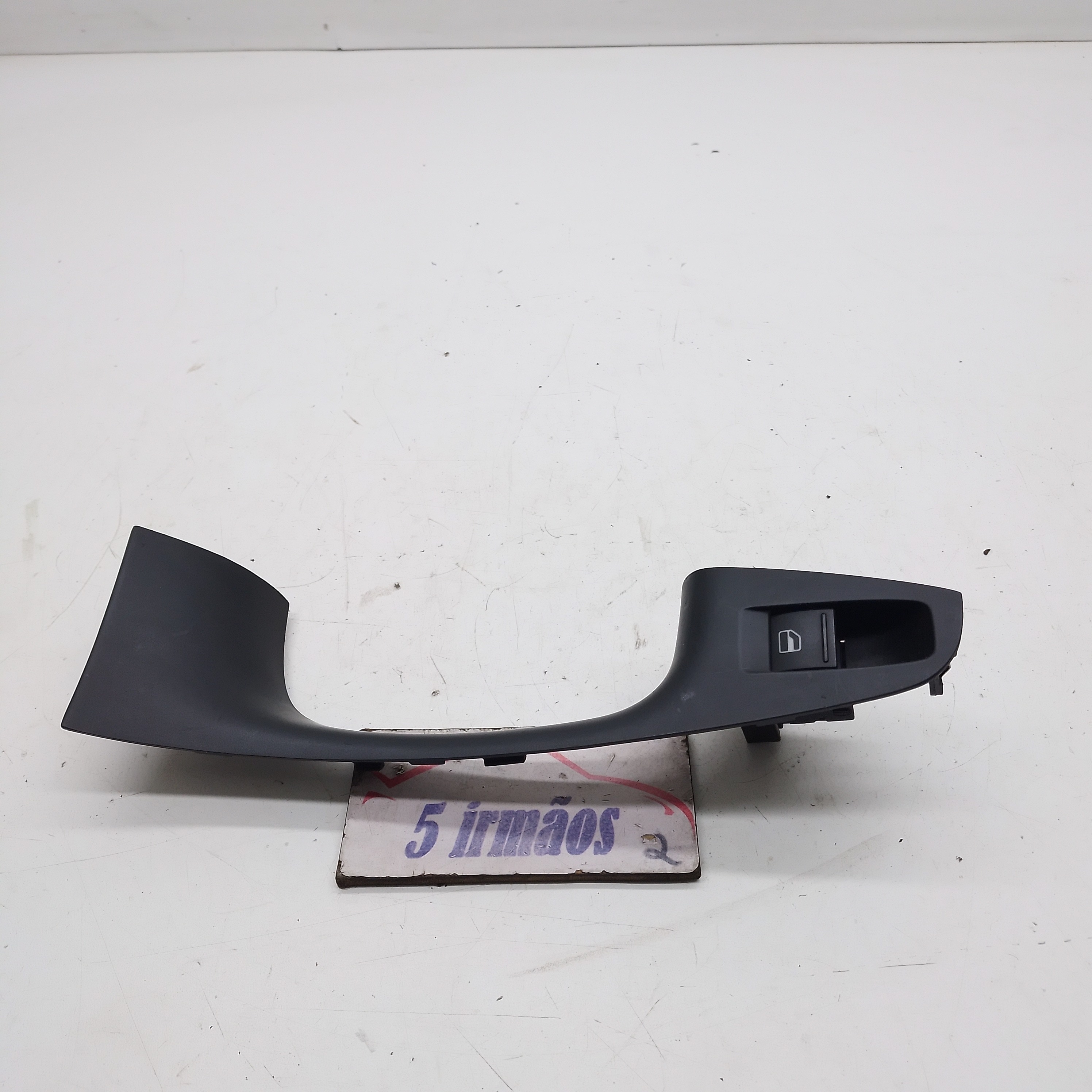 Botão Vidro Traseiro Esquerdo Vw Jetta Tsi 2.0 2011 2012