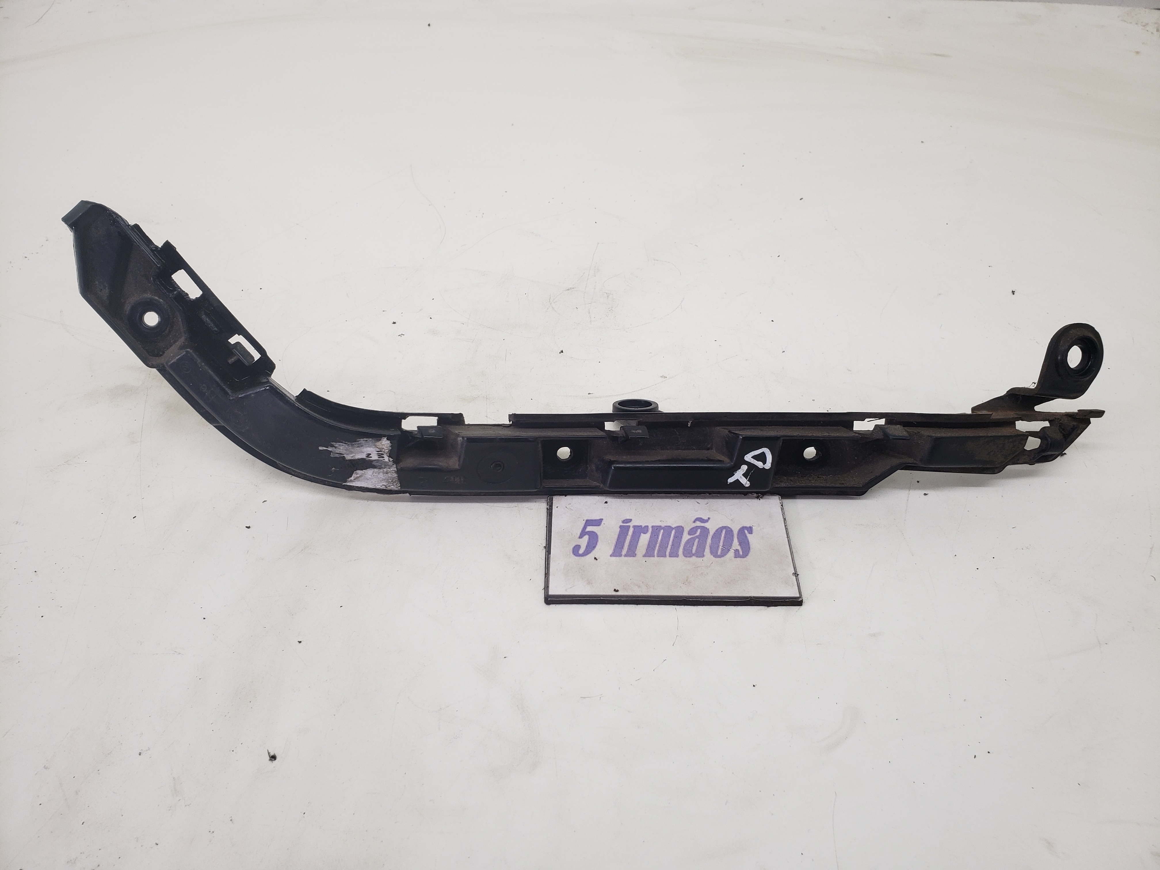Guia Direita Parachoque Traseiro Bmw 118i 2.0 Asp 2009 /2010