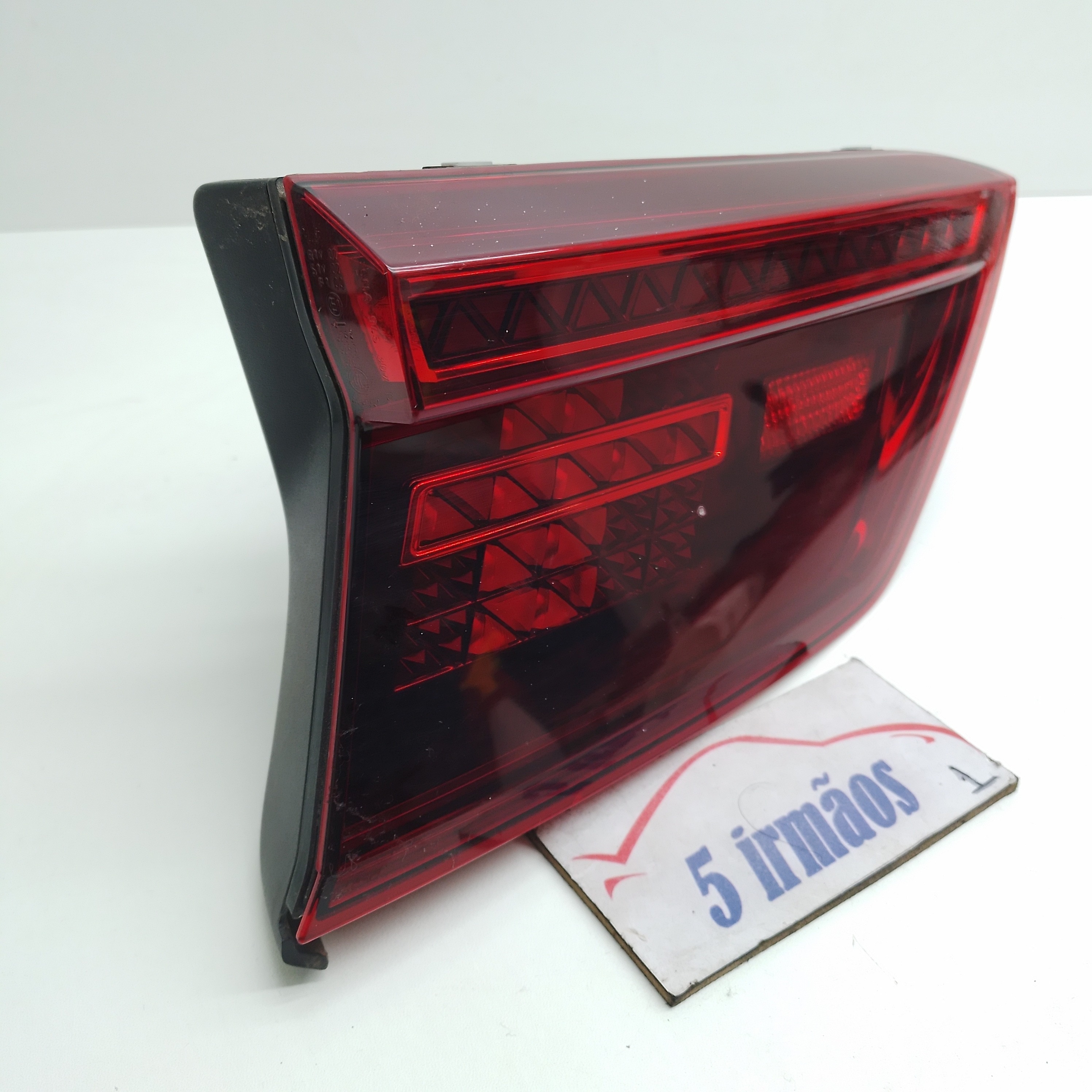 Lanterna Esquerda Led Tampa Traseira Vw Tiguan 350 2.0 2019