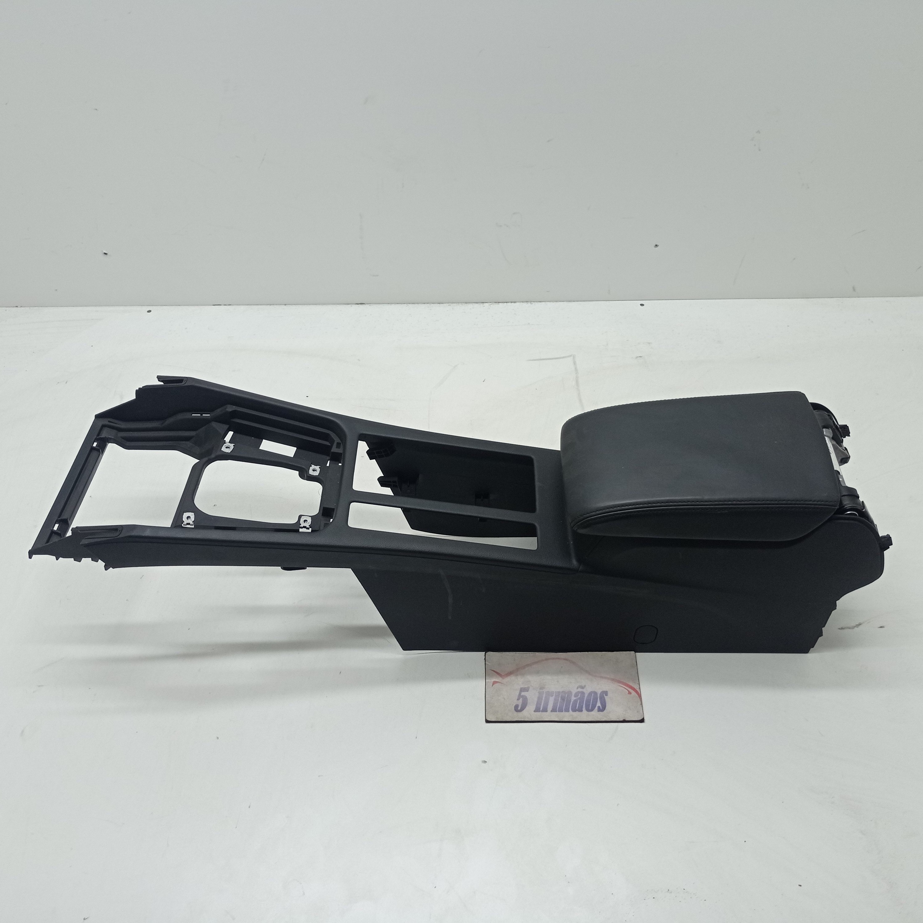 Console Central C/apoio Braço Vw Passat Tsi 2.0 2018