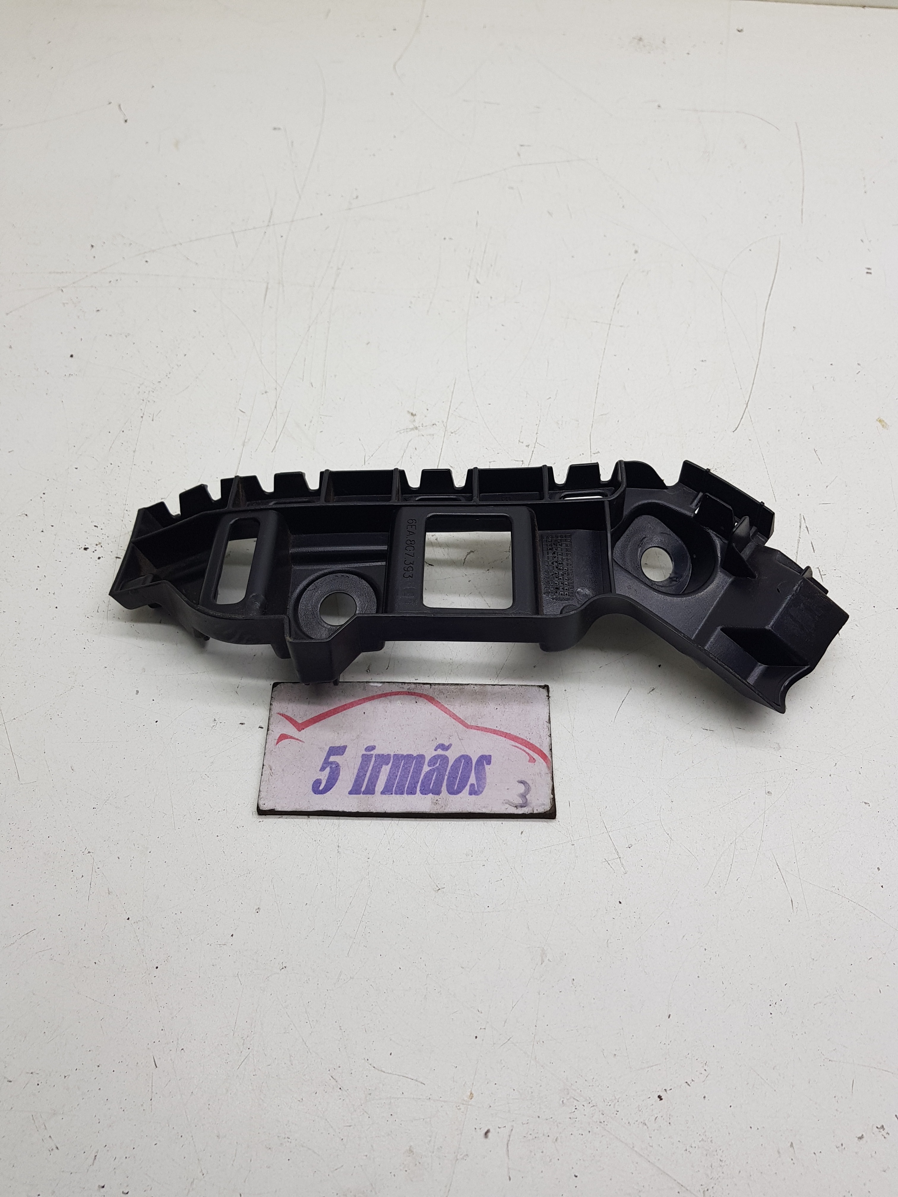 Guia Esquerda Parachoque Traseiro Vw Polo Tsi 1.0 2021