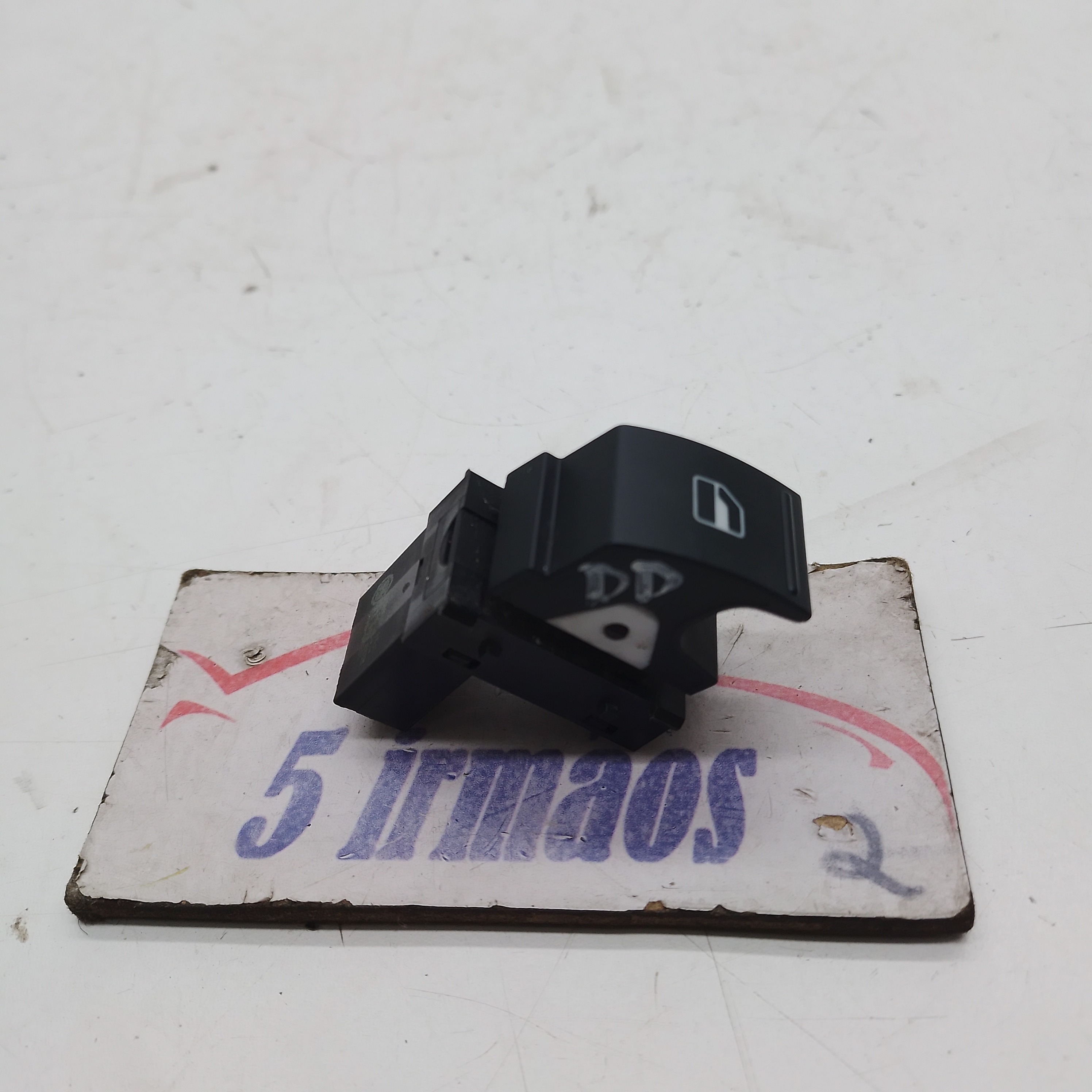Botão Vidro Dianteiro Direito Vw Jetta Tsi 2.0 2011 2012