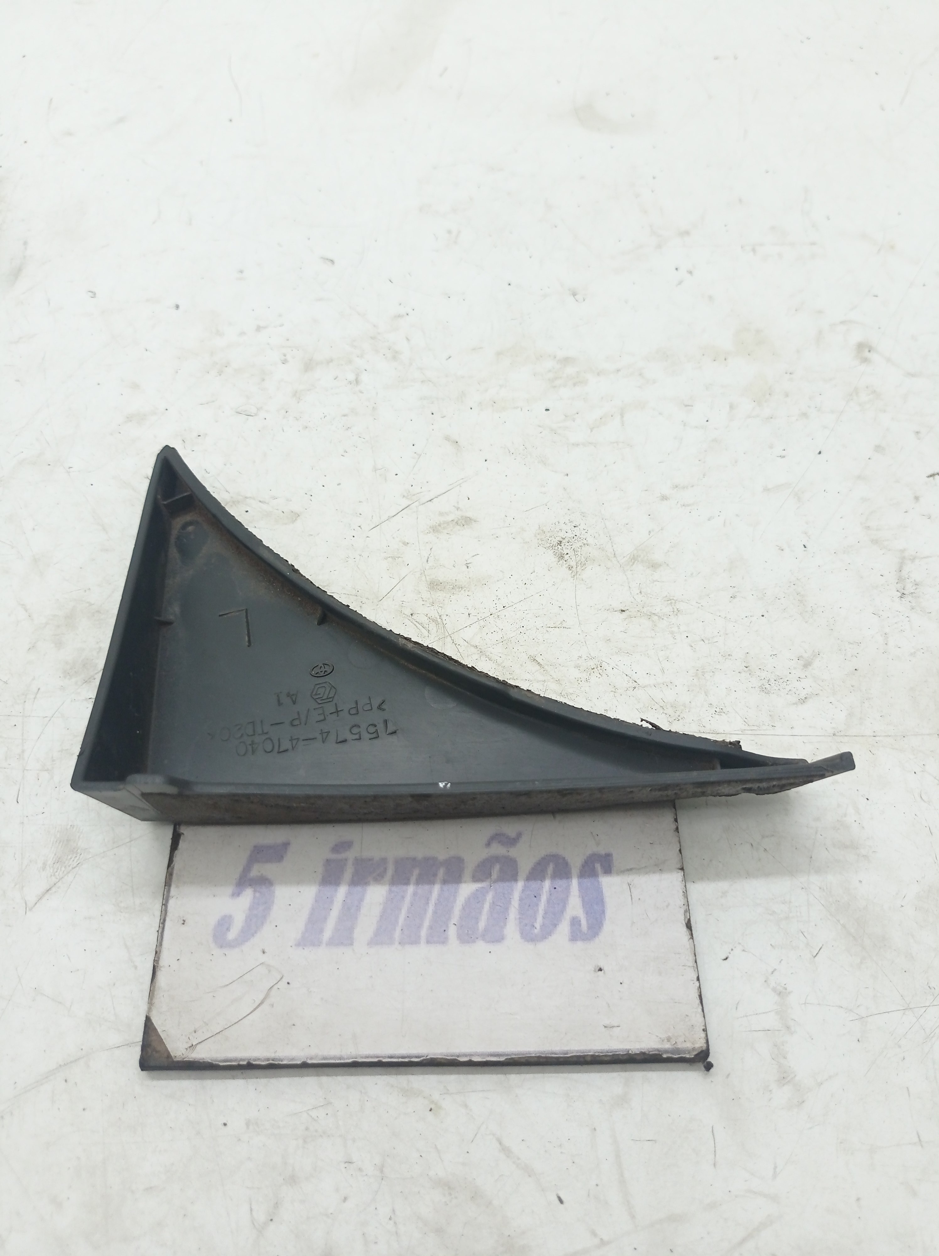 Acabamento Esquerdo Tampa Traseira Toyota Prius 1.8 2018