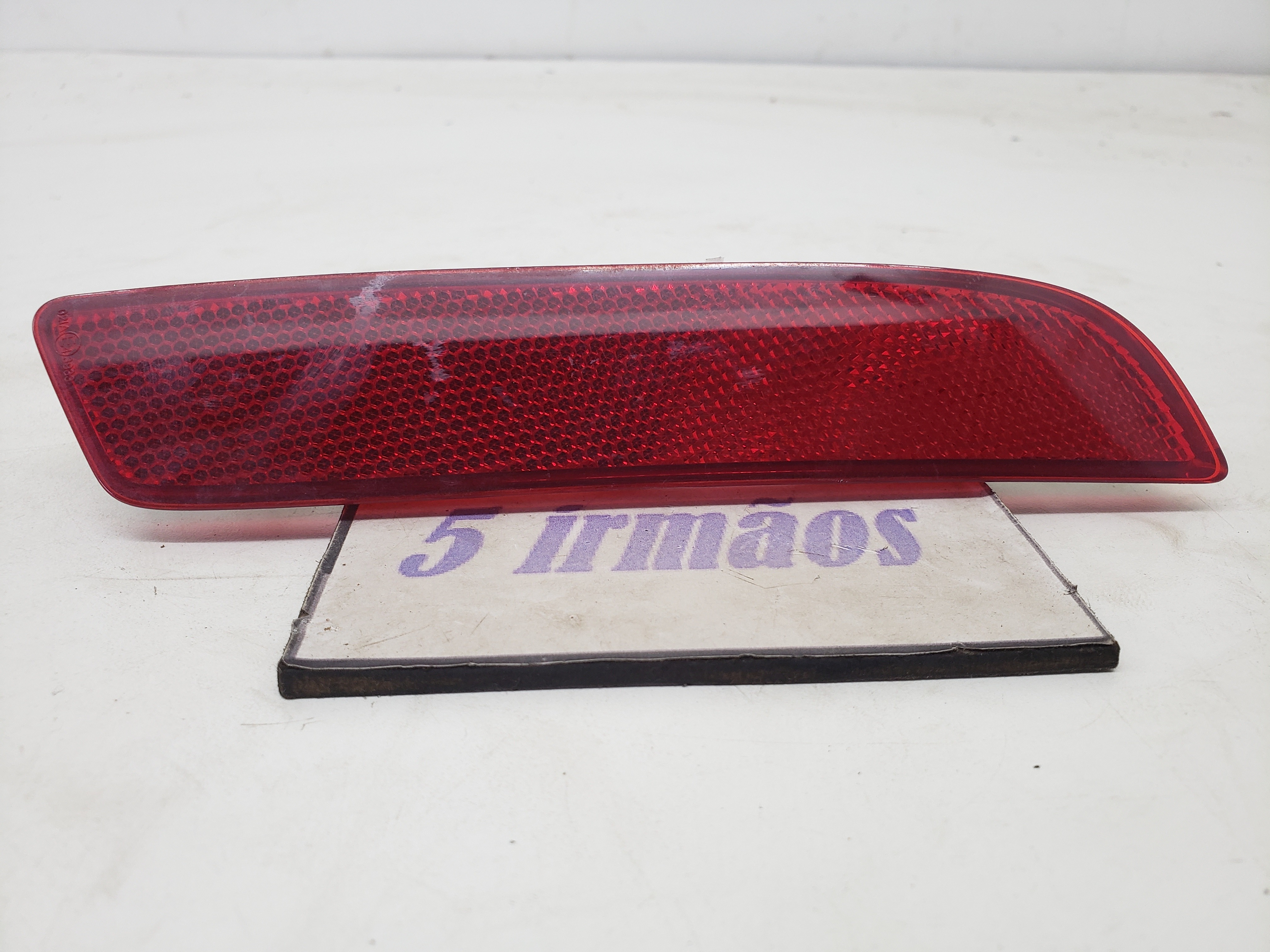 Refletor Olho Gato Traseiro Esquerdo Gm Onix 1.0 Hatch 2020