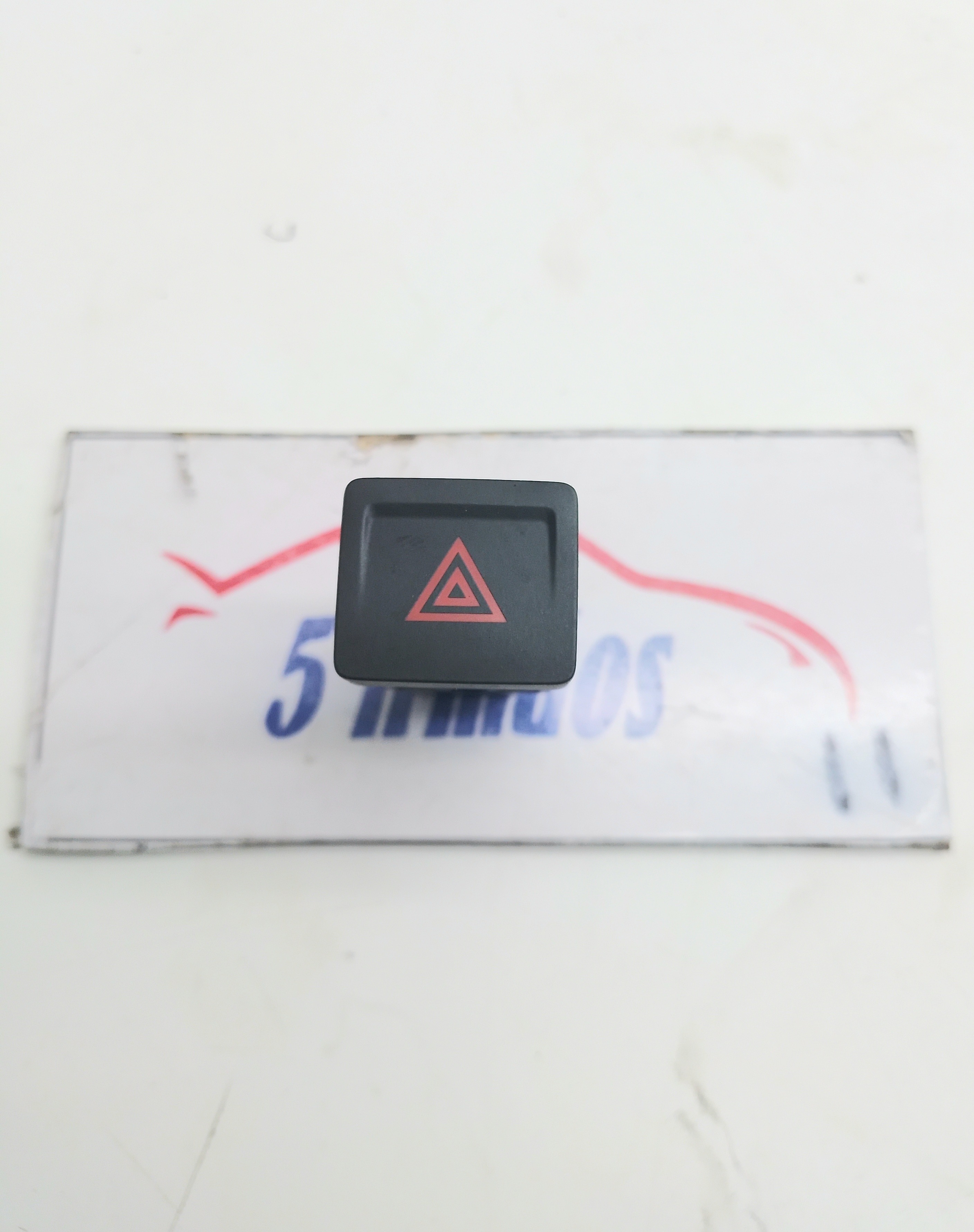 Botão Pisca Alerta Vw Jetta 1.4 2018 2019 17953509