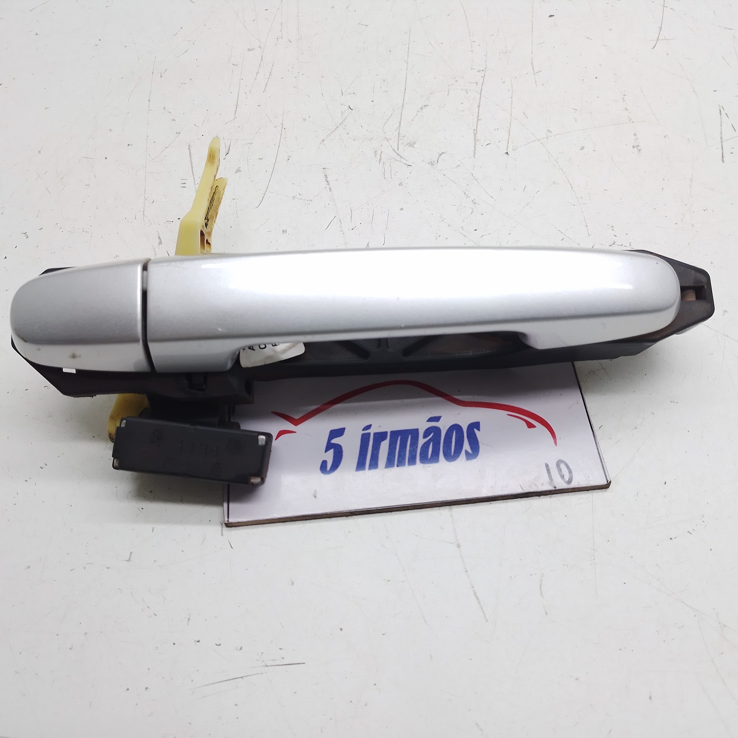 Maçaneta Externa Traseira Esquerda Toyota Rav4 2.4 4×4 2010 Prata Traseira