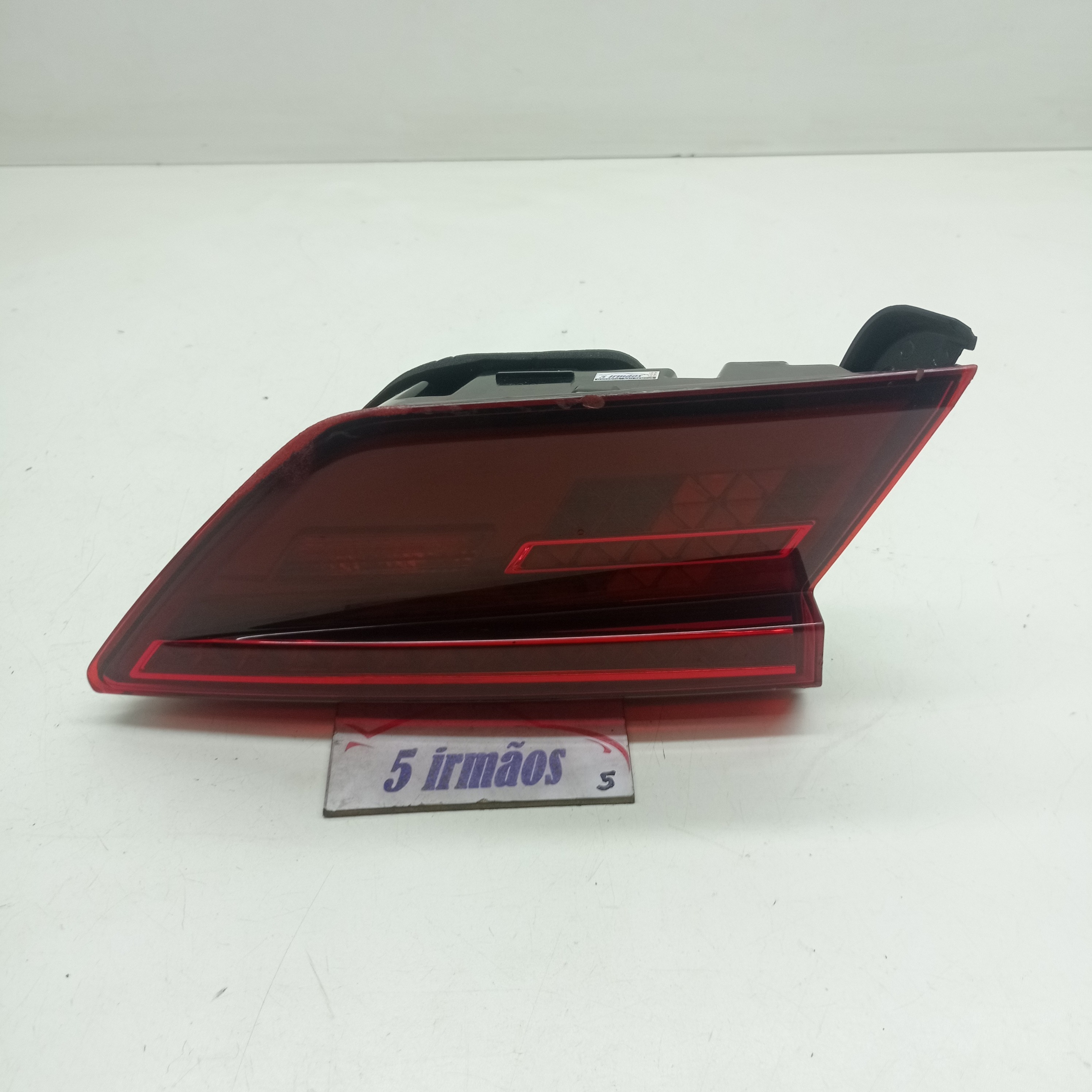 Lanterna Tampa Traseira Esquerda Vw Tiguan 2019 2020 Esquerdo Vermelho
