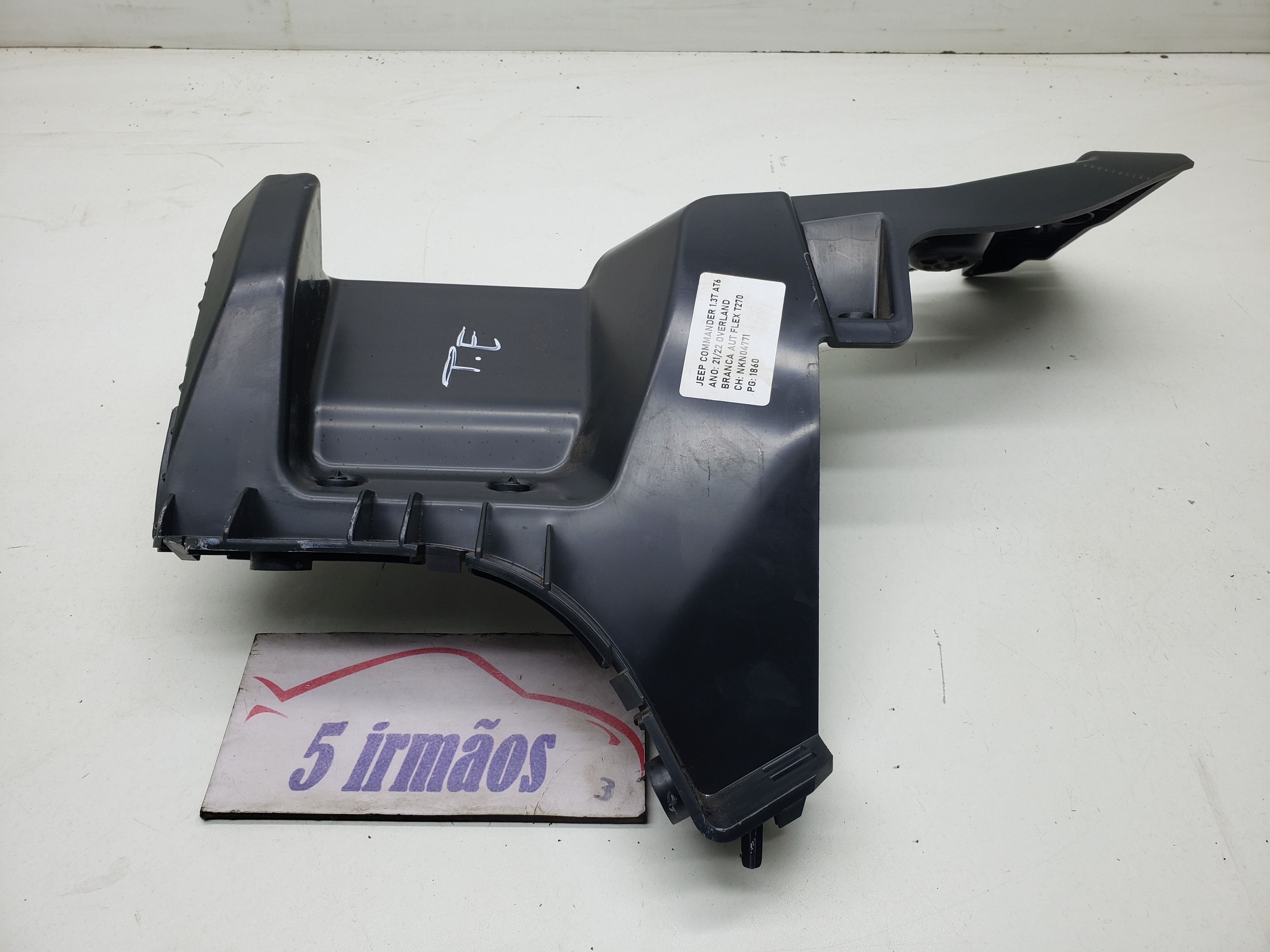 Guia Esquerda Parachoque Traseiro Jeep Commander 1.3 2022
