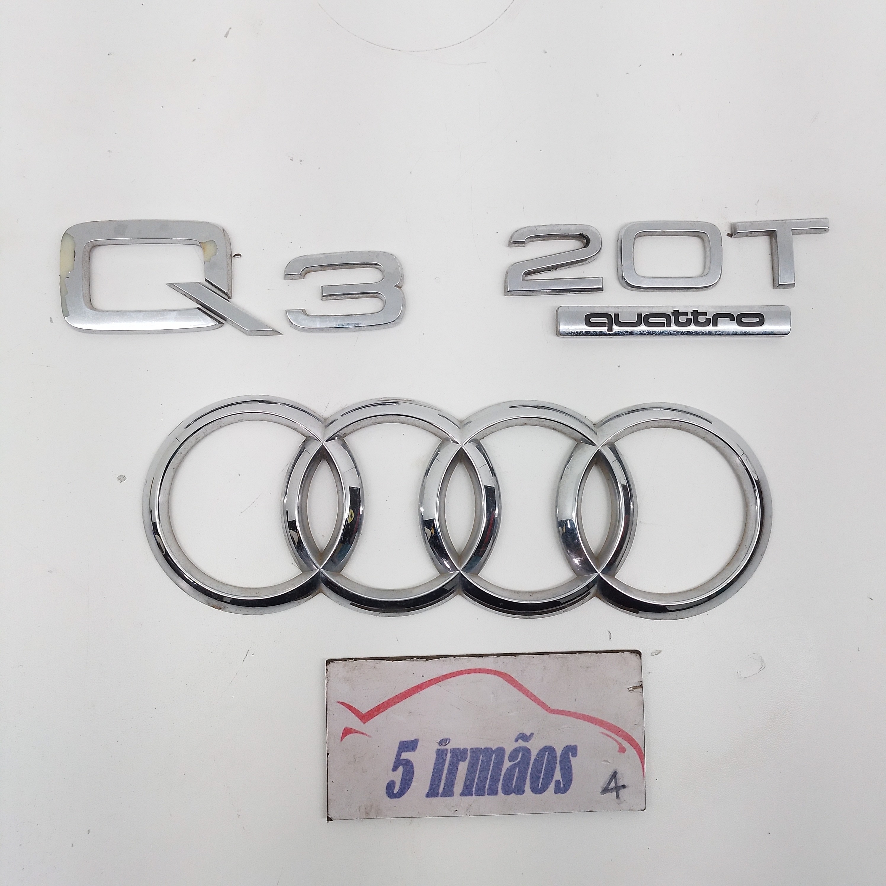 Emblemas Tampa Traseira Audi Q3 Tfsi 2.0 2013 / 2014 / 2015 Prata