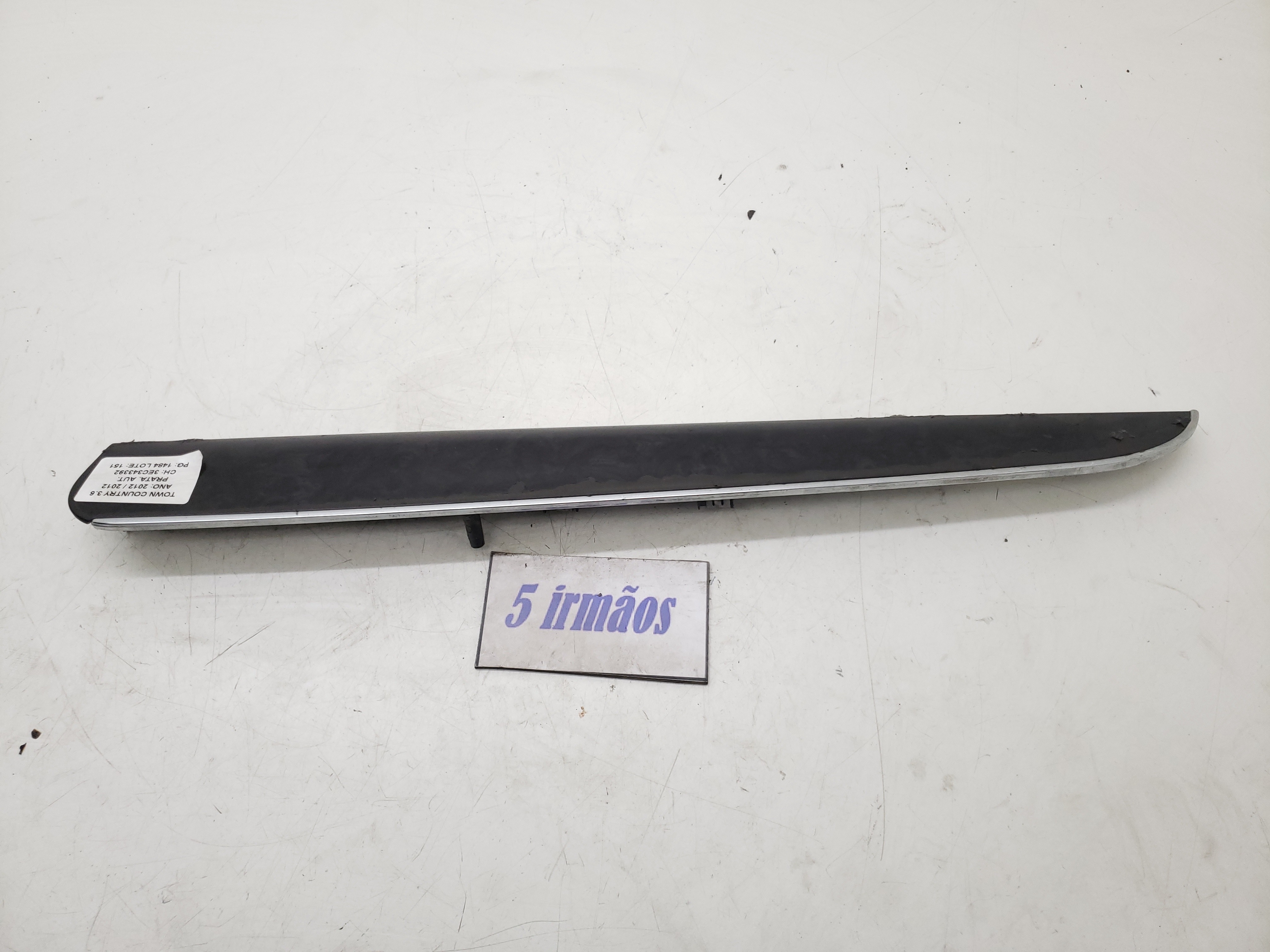 Moldura Acabamento Painel Chrysler Town Country 3.6 2012