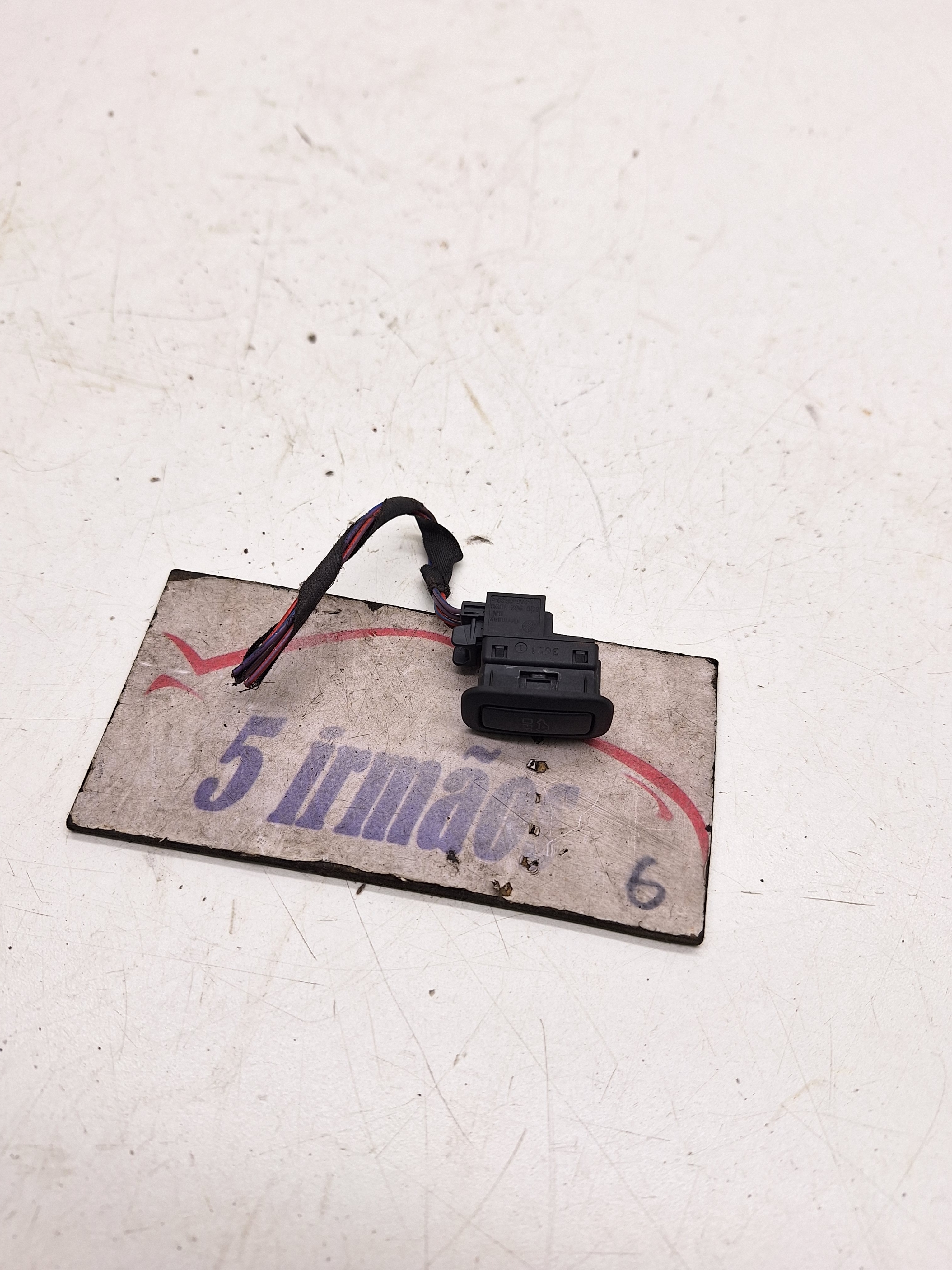 Botão Interruptor Alarme Vw Polo Tsi 1.0 2019/ 2020