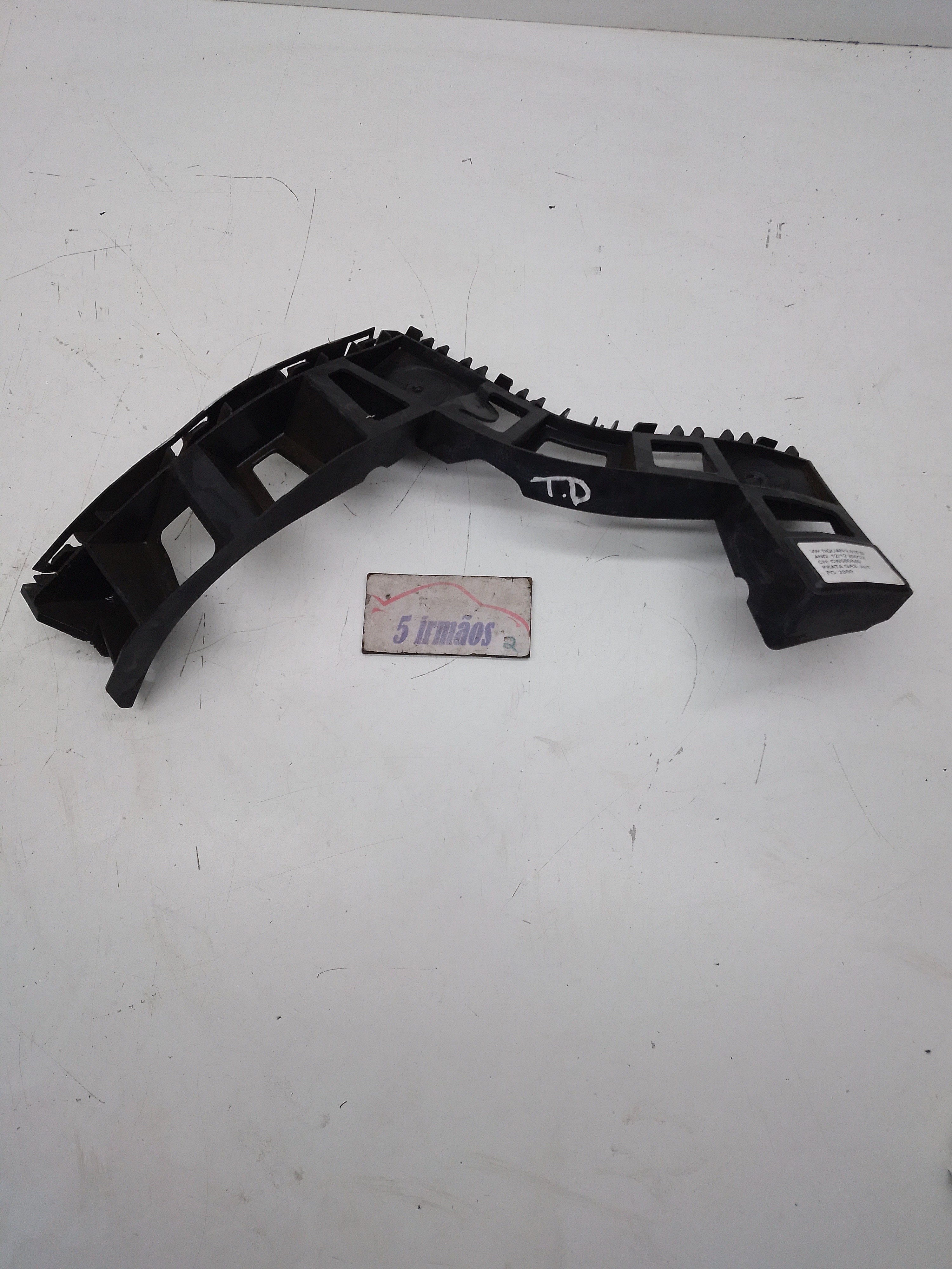 Guia Direita Parachoque Traseiro Vw Tiguan Tsi 2.0 2012
