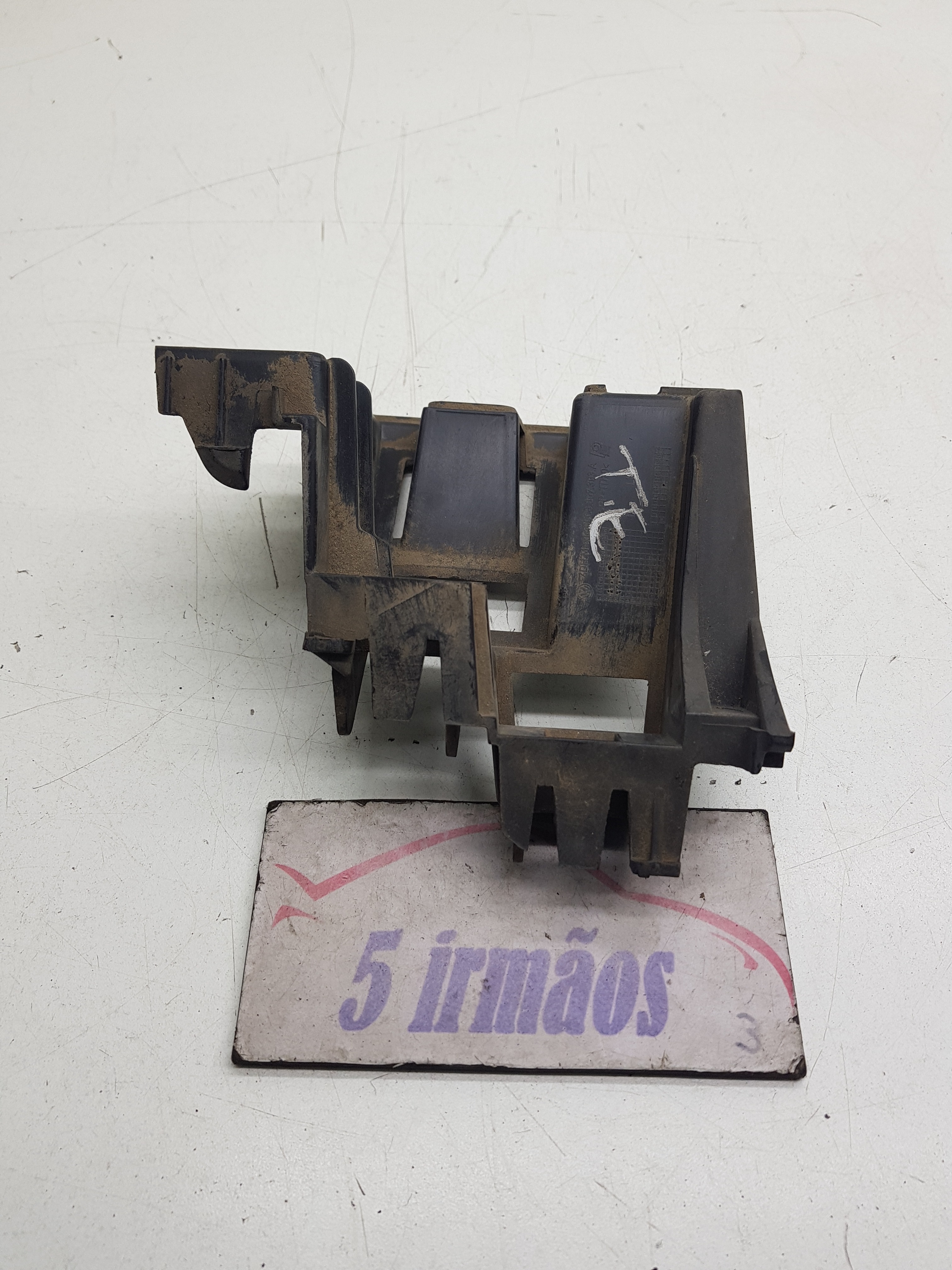 Guia Esquerda Parachoque Traseiro Vw Jetta Tsi 2.0 2012