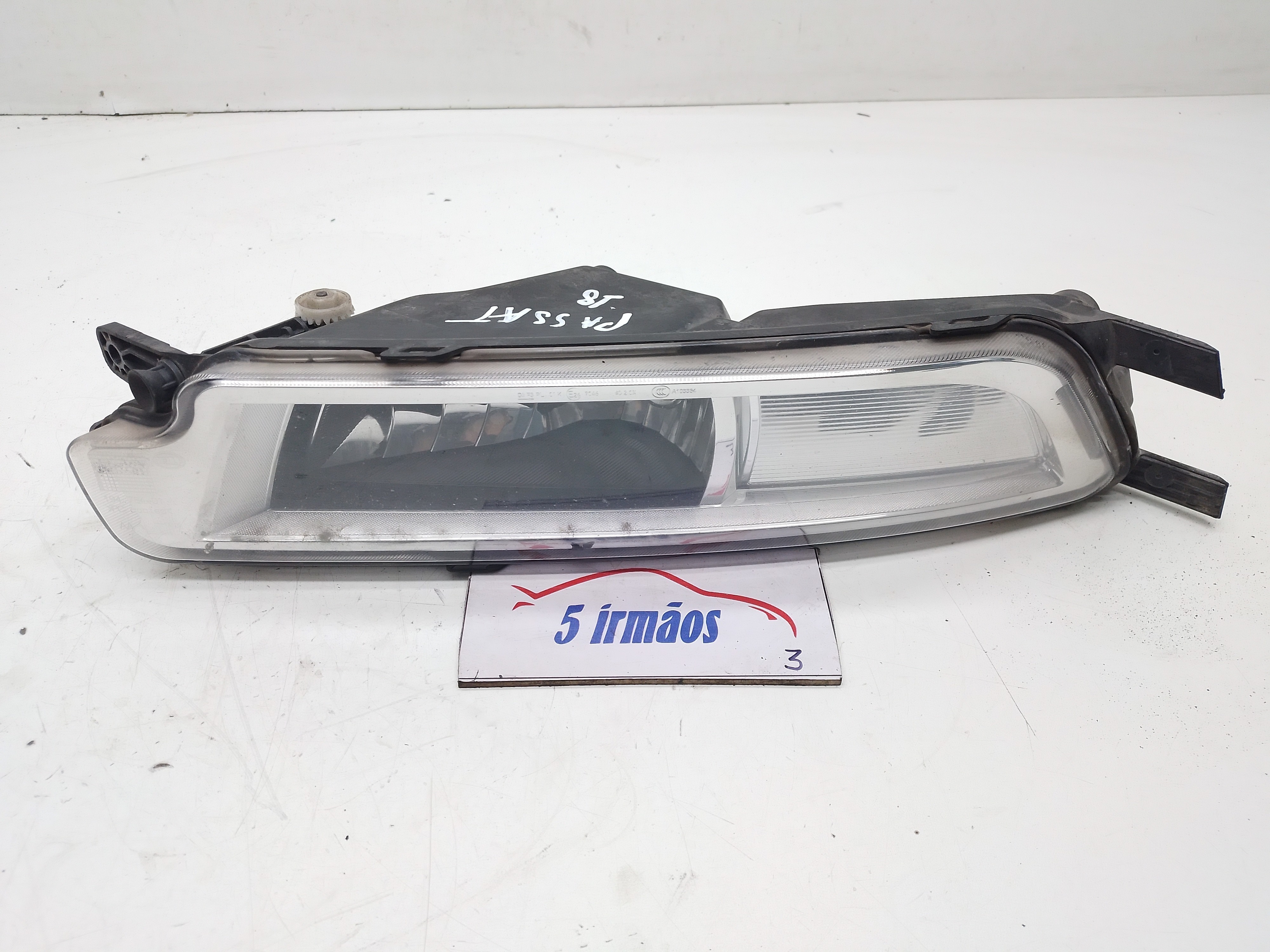 Farol Milha Esquerdo Vw Passat Tsi 2.0 2018 / 2019