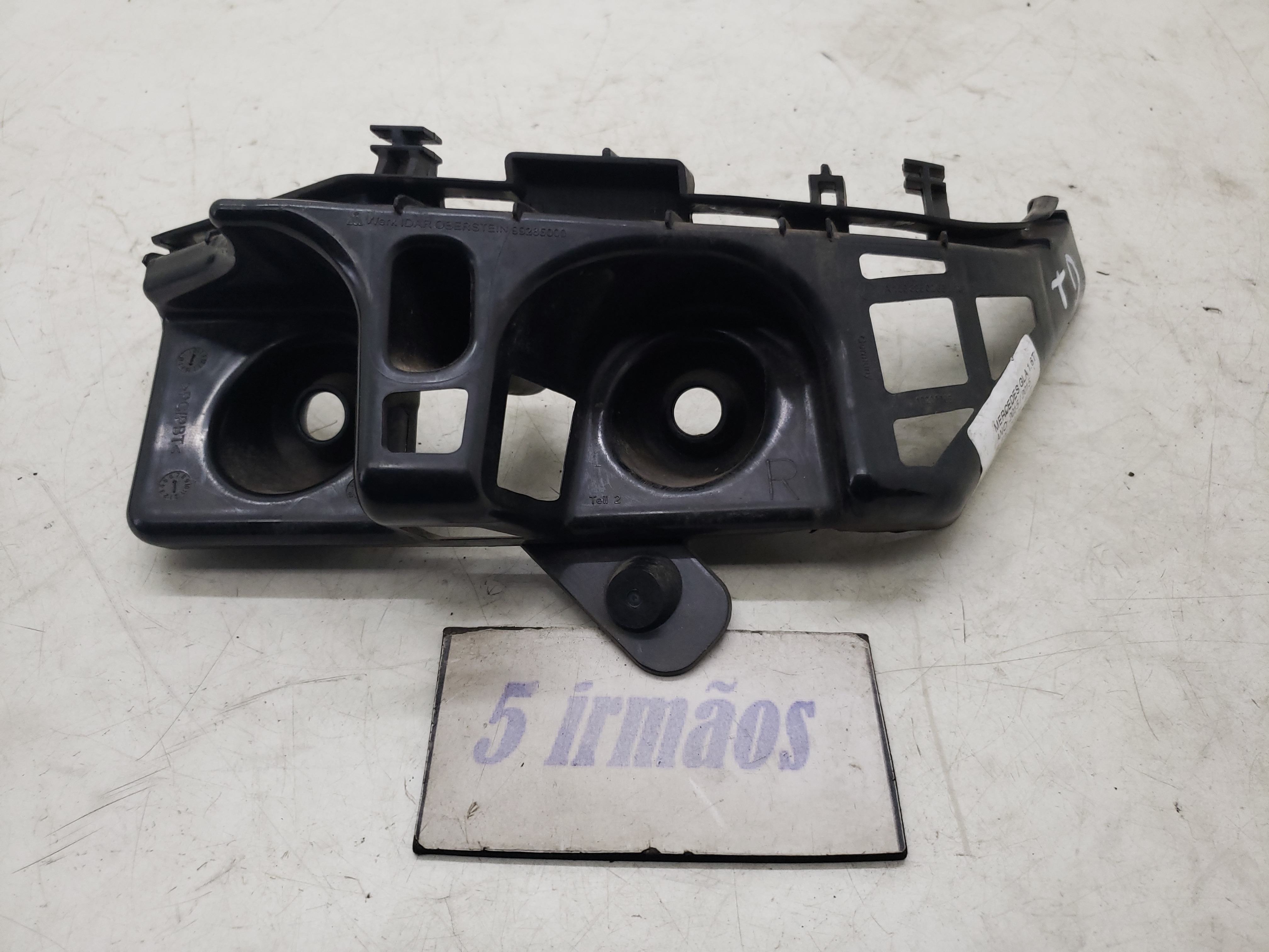 Guia Direita Parachoque Traseiro Mercedes Gla200 1.6 2015
