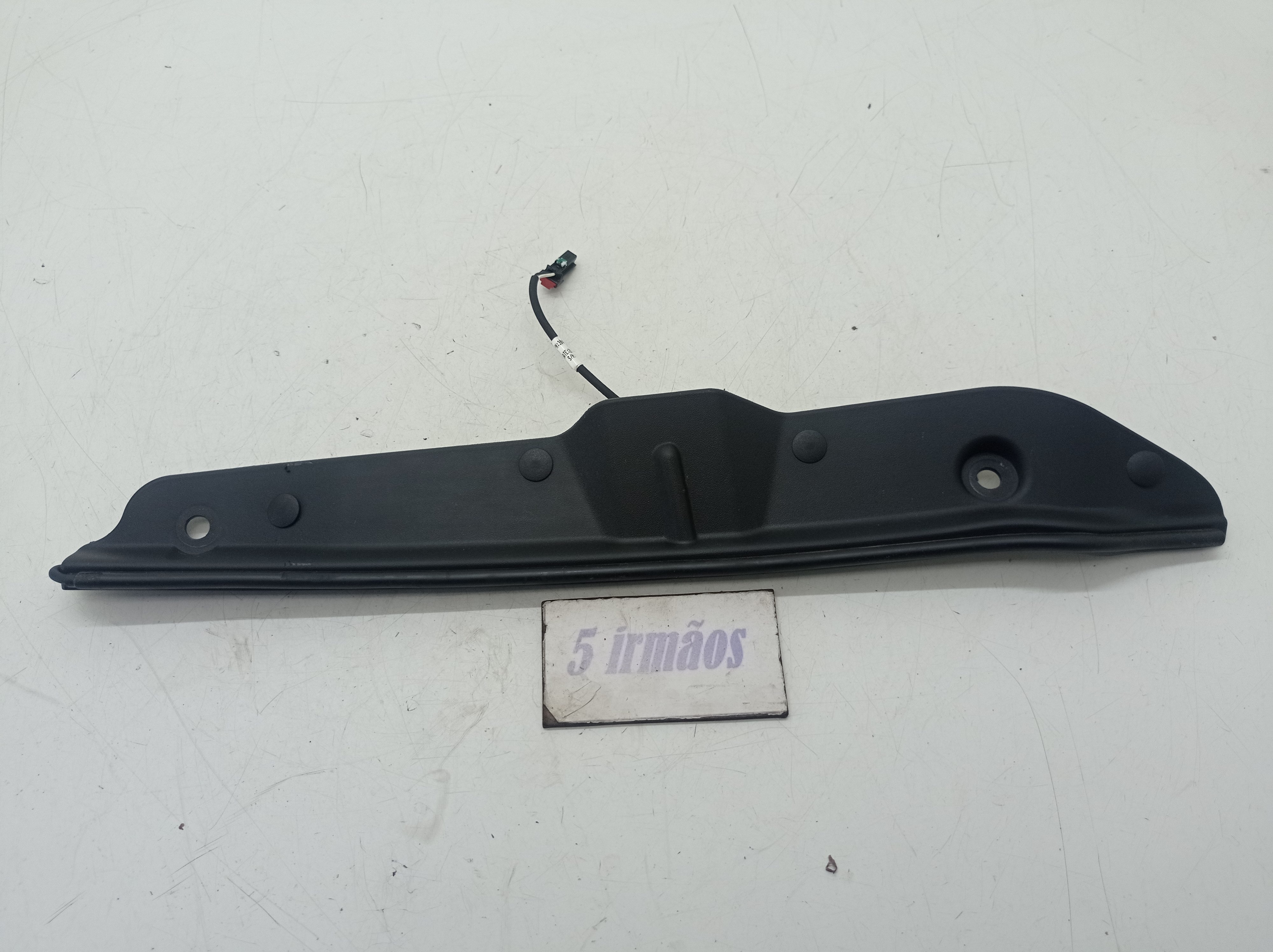 Sensor Direito Tampa Traseira Gm Equinox 2.0 2019 / 2020