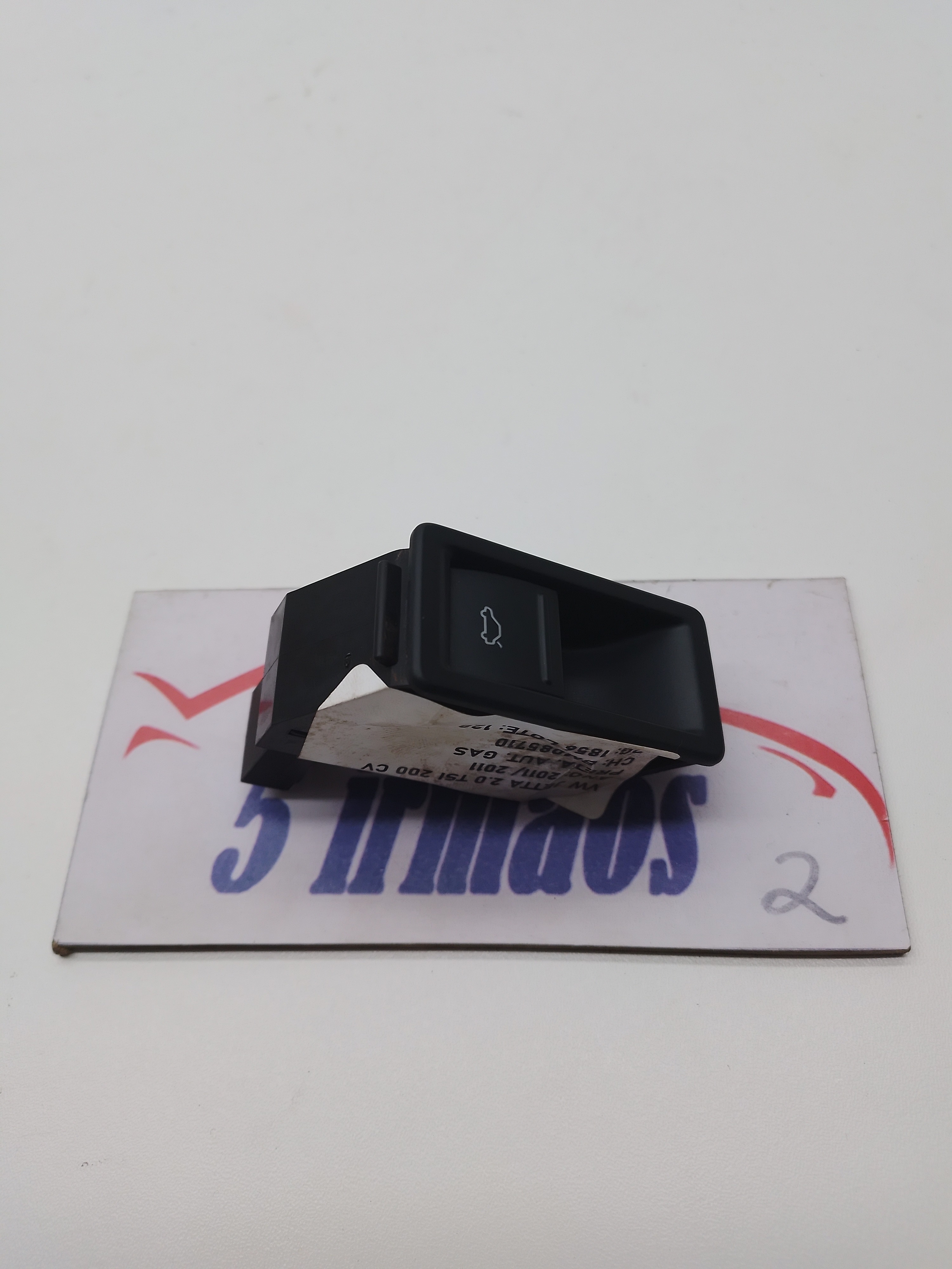 Botão Abertura Tampa Traseira Vw Jetta Tsi 2.0 2011 / 2012